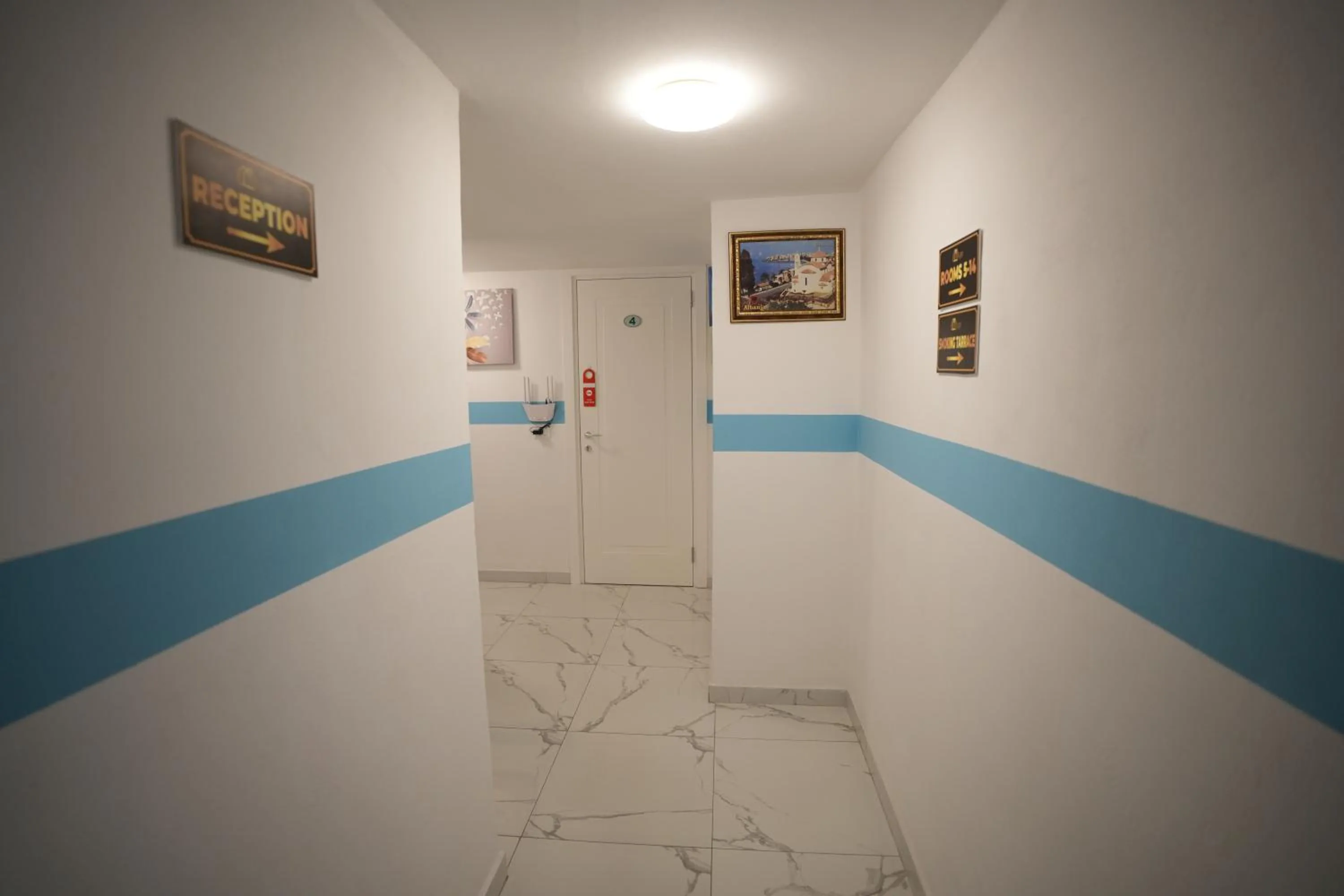 Lobby or reception in Enles Hotel