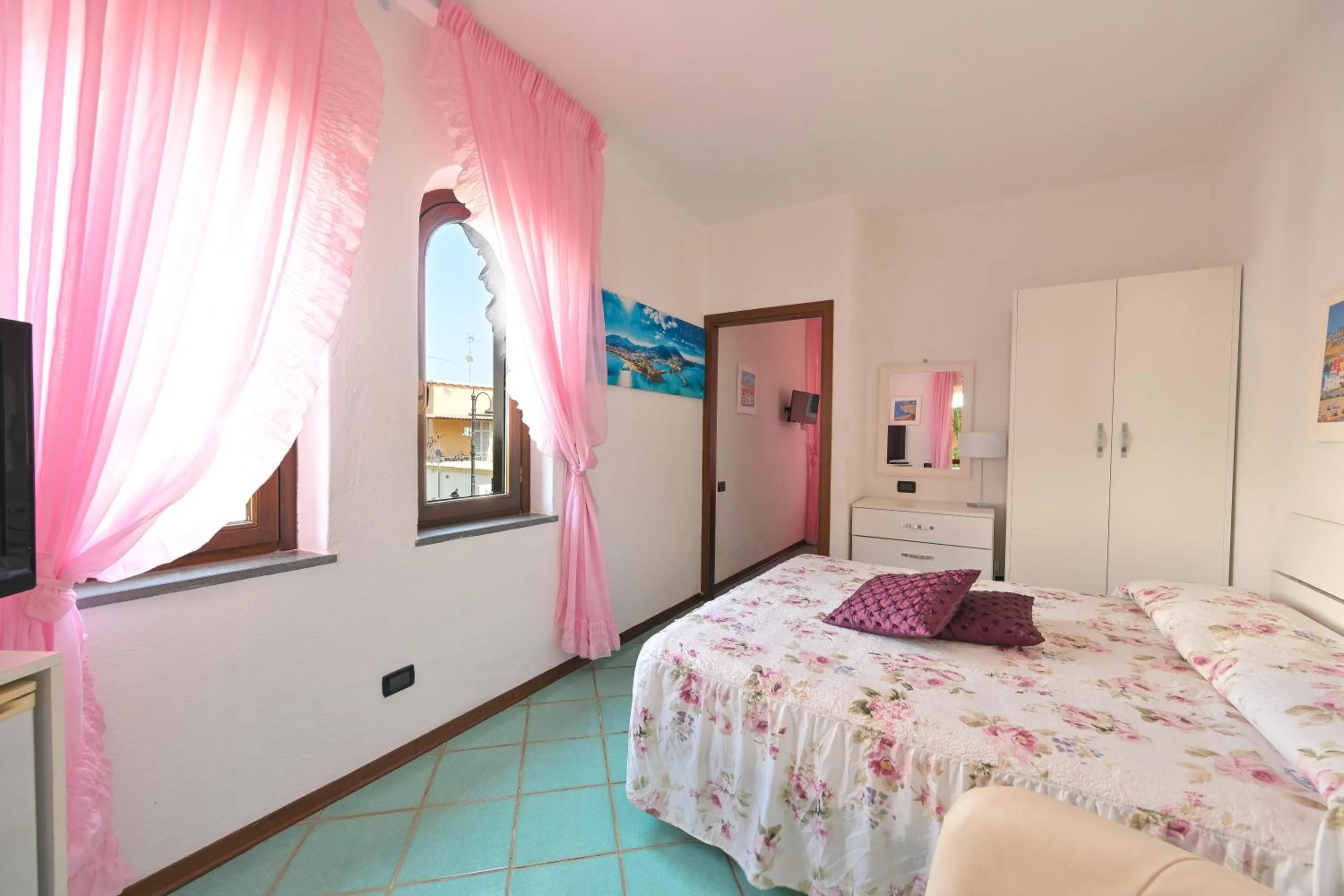 Bed in Hotel Annabelle