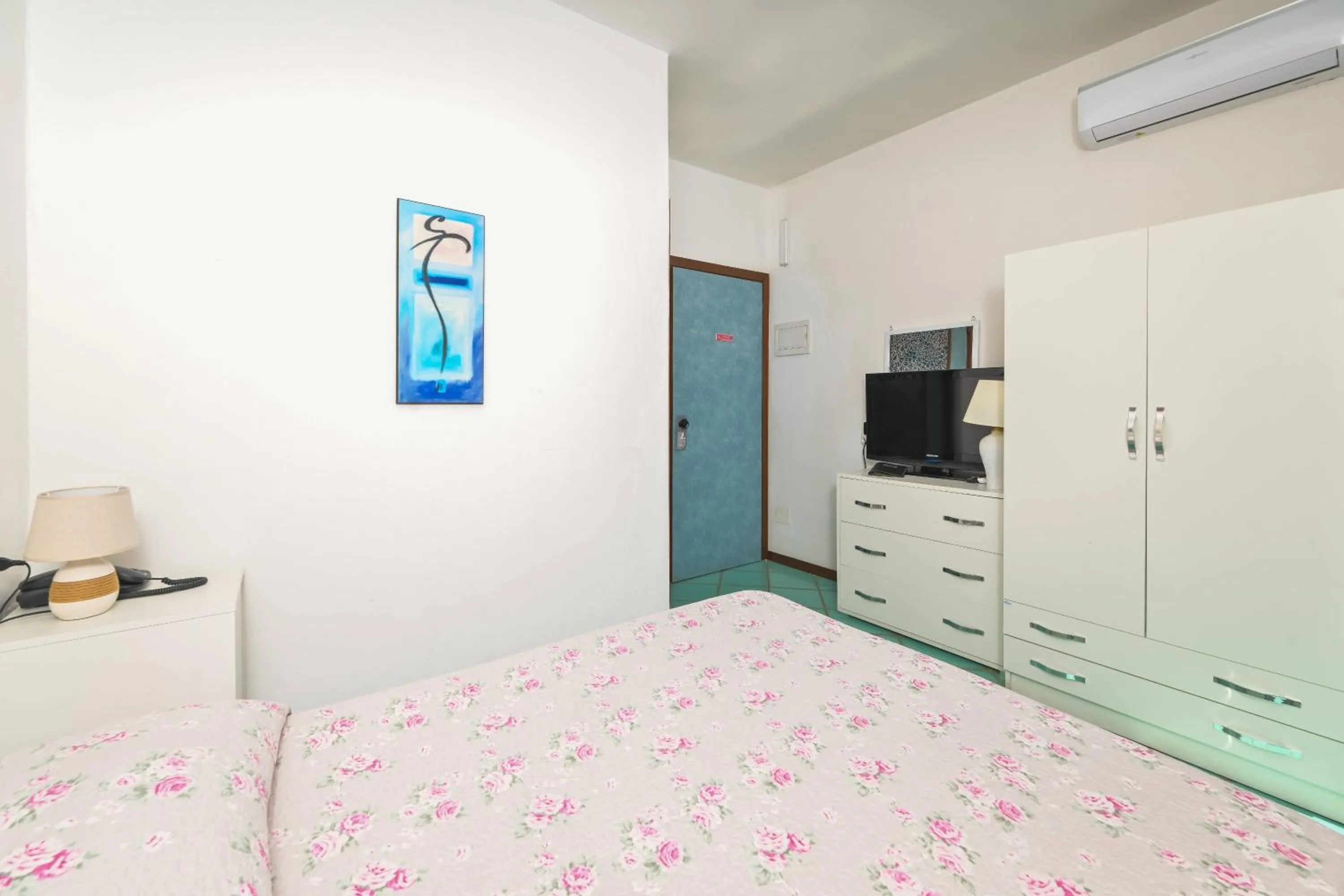 Bed in Hotel Annabelle