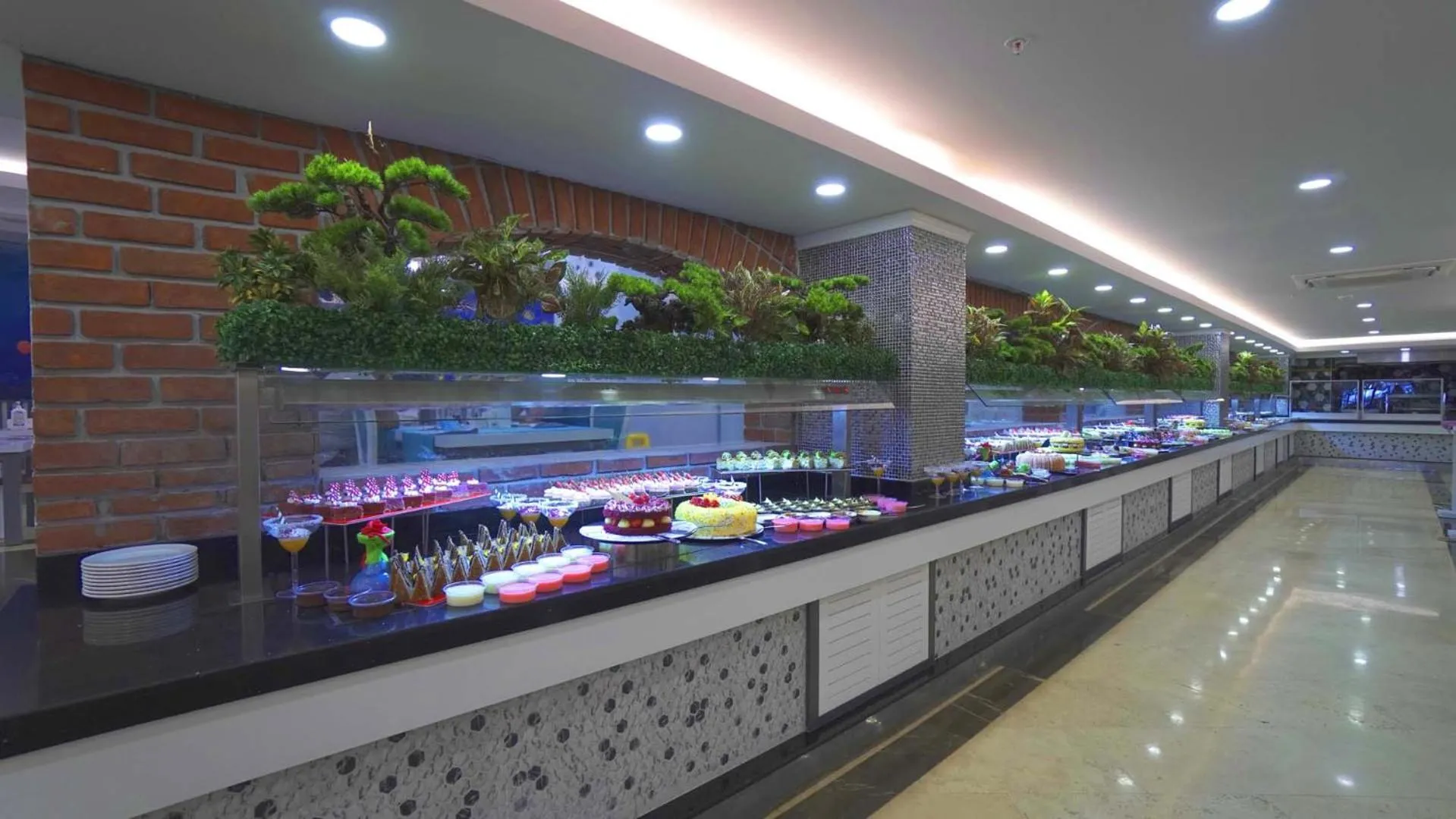 Food and drinks in Dream World Palace