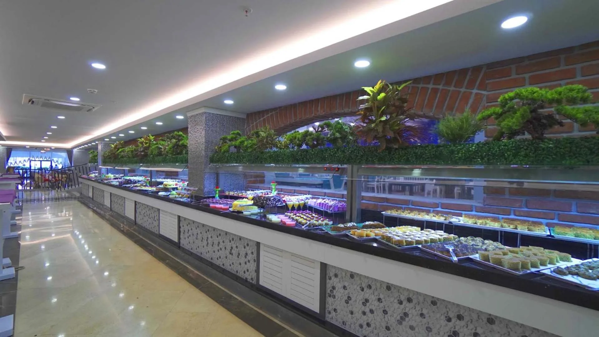 Restaurant/places to eat in Dream World Palace