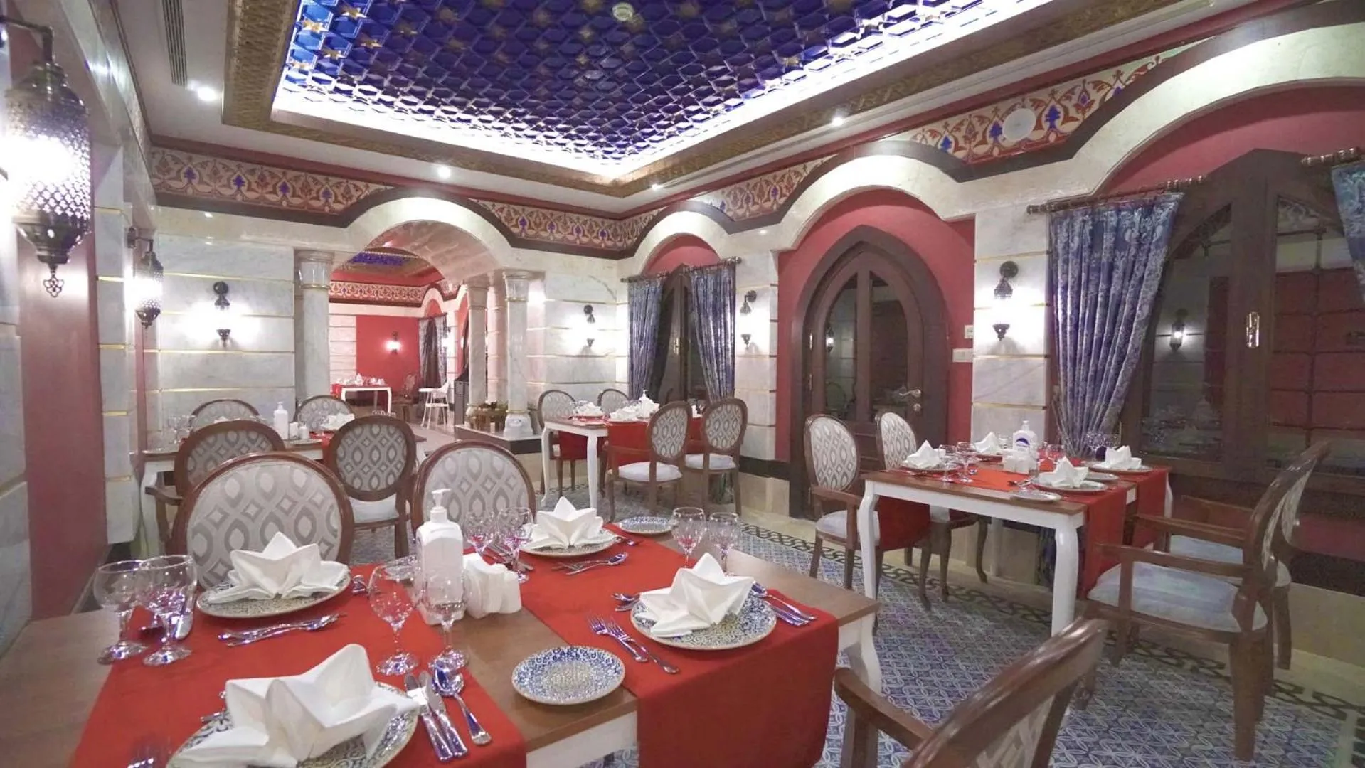Restaurant/places to eat in Dream World Palace