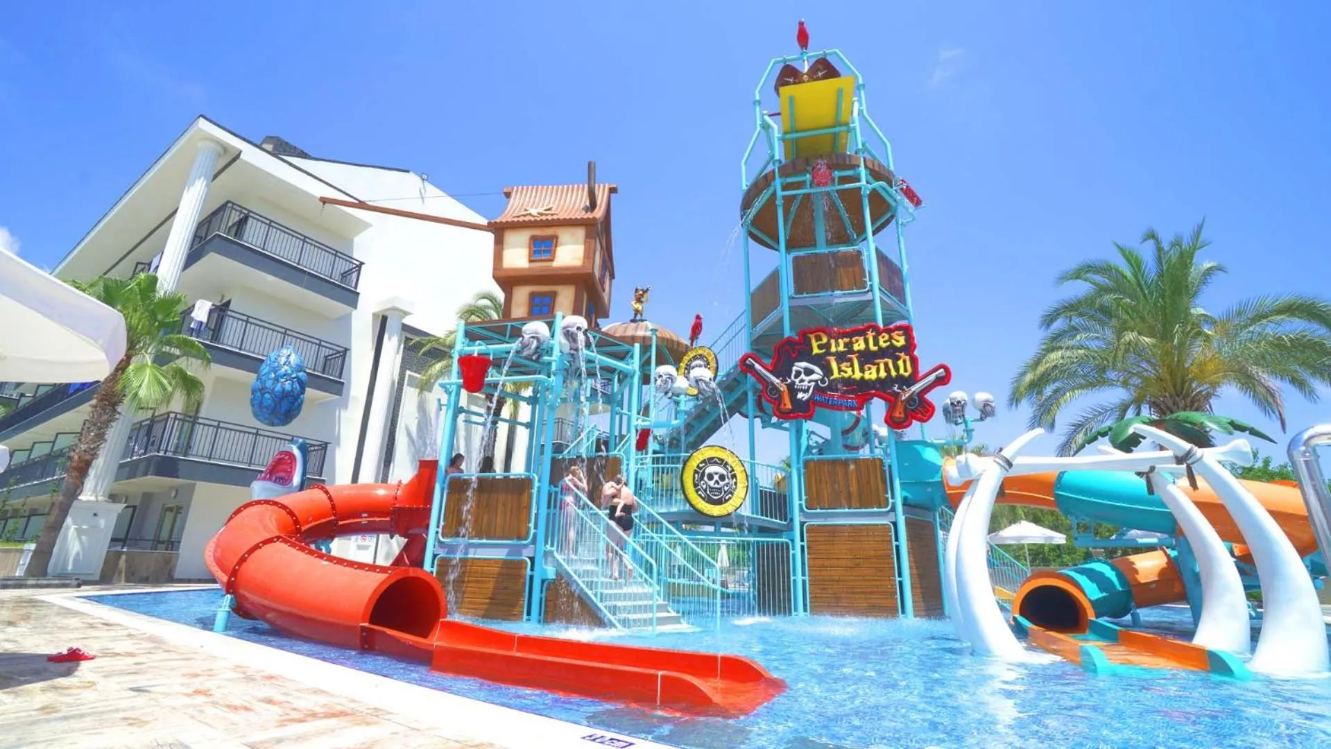 Swimming pool in Dream World Palace