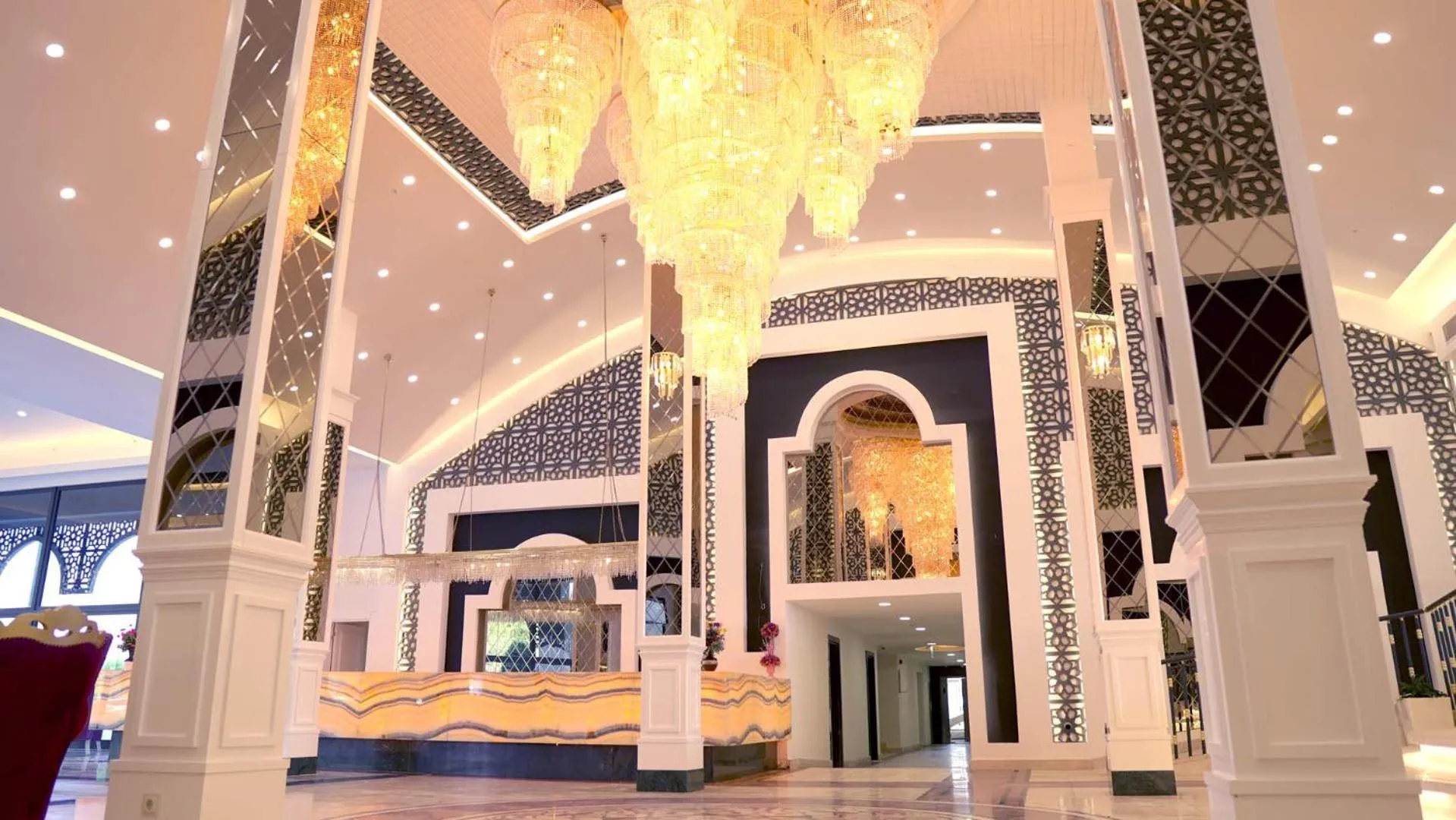Property building in Dream World Palace