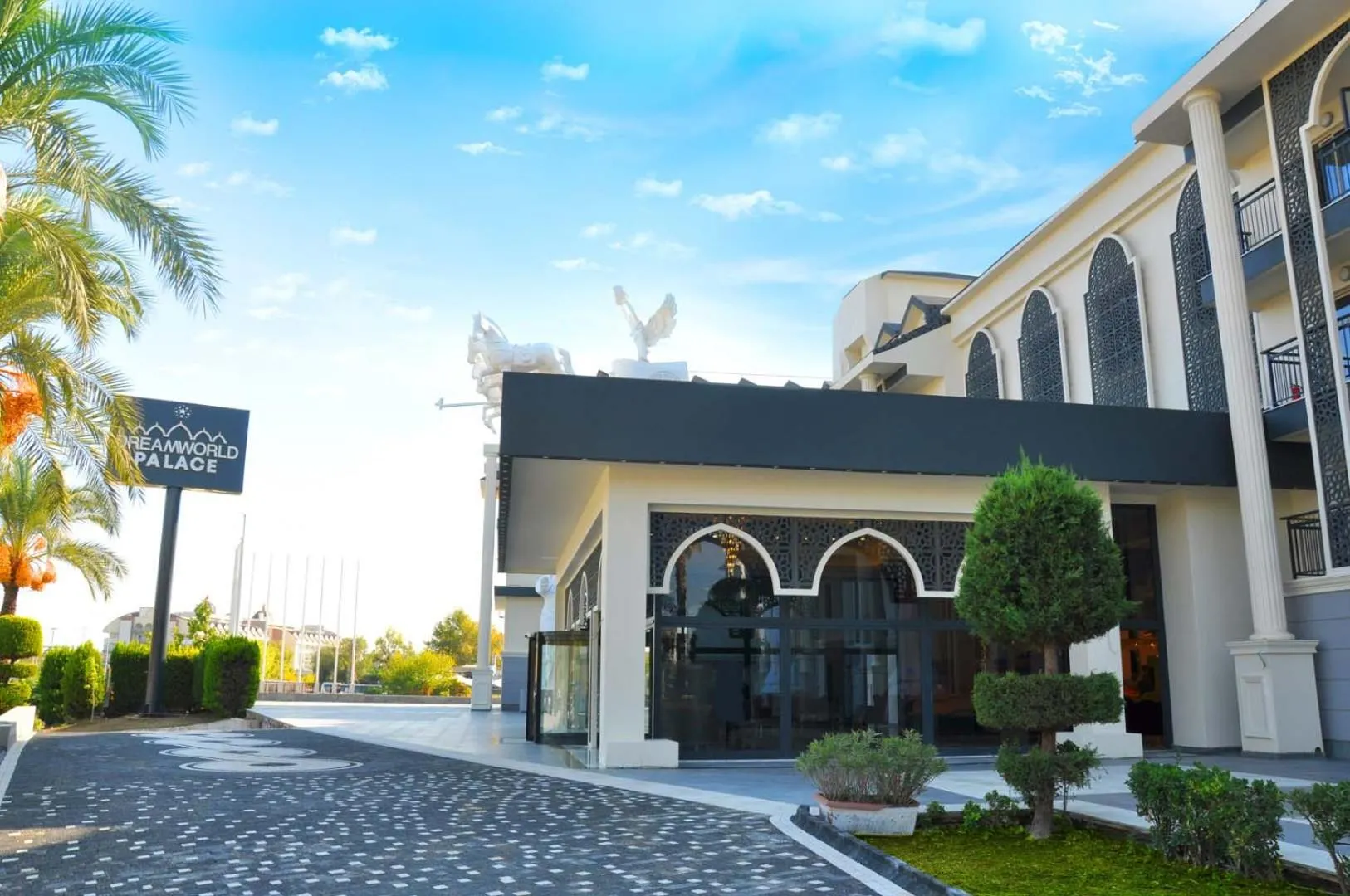 Property building in Dream World Palace