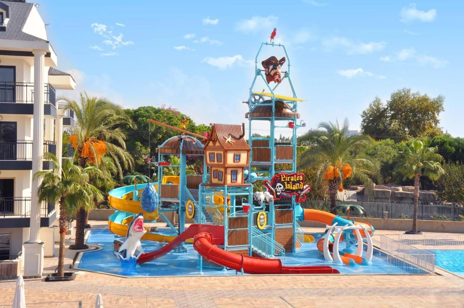 Swimming pool in Dream World Palace
