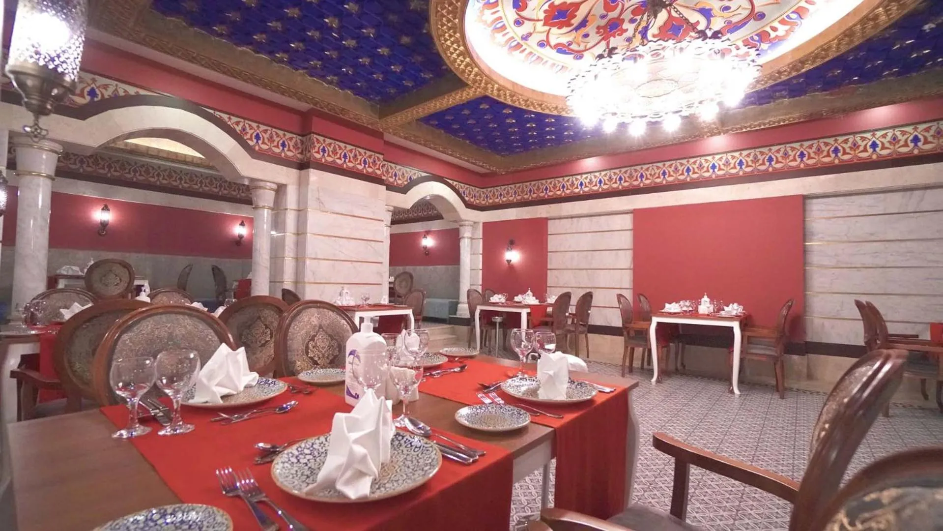 Restaurant/places to eat in Dream World Palace