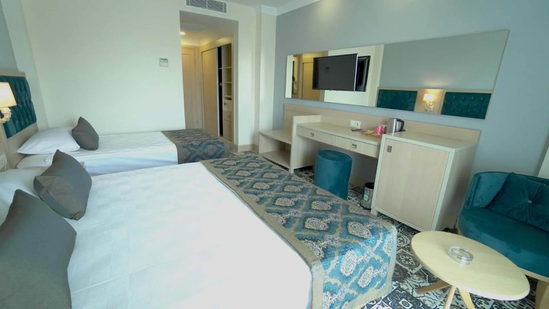 Bed in Dream World Palace