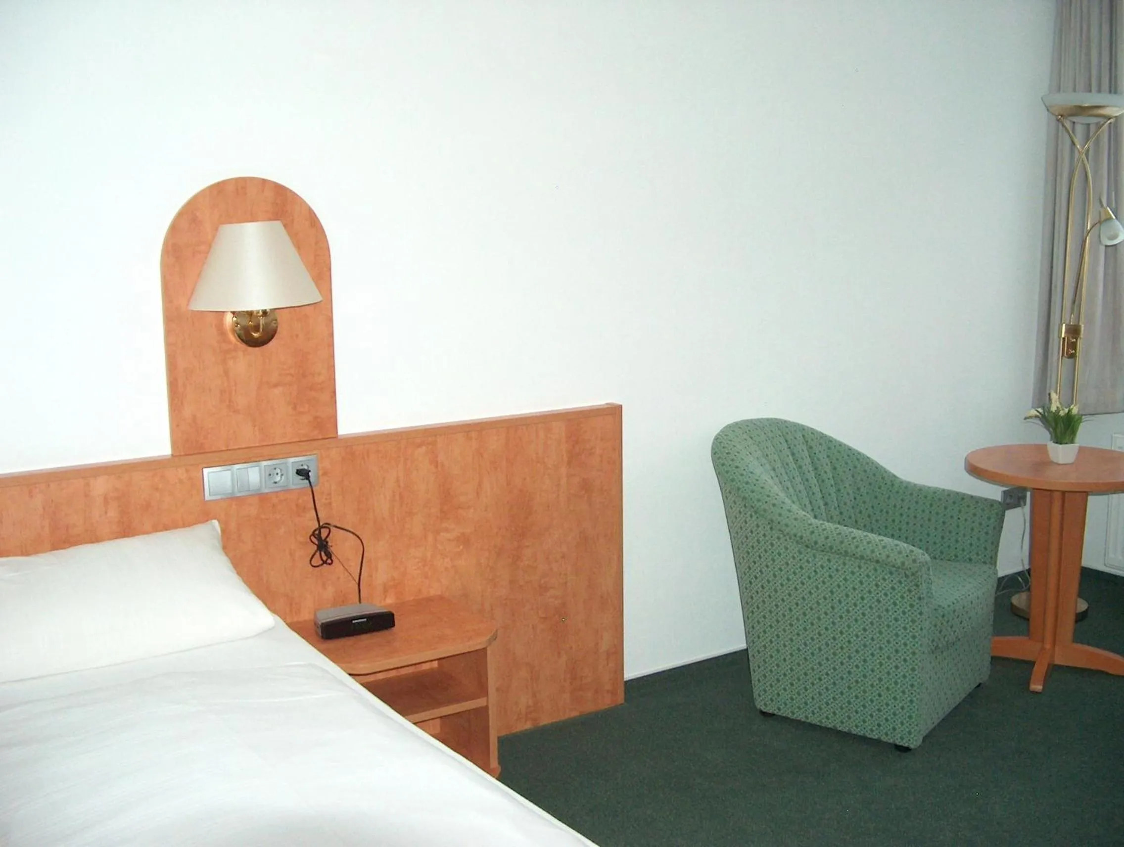 Bedroom, Bed in Alter Dorfkrug Am Kanal