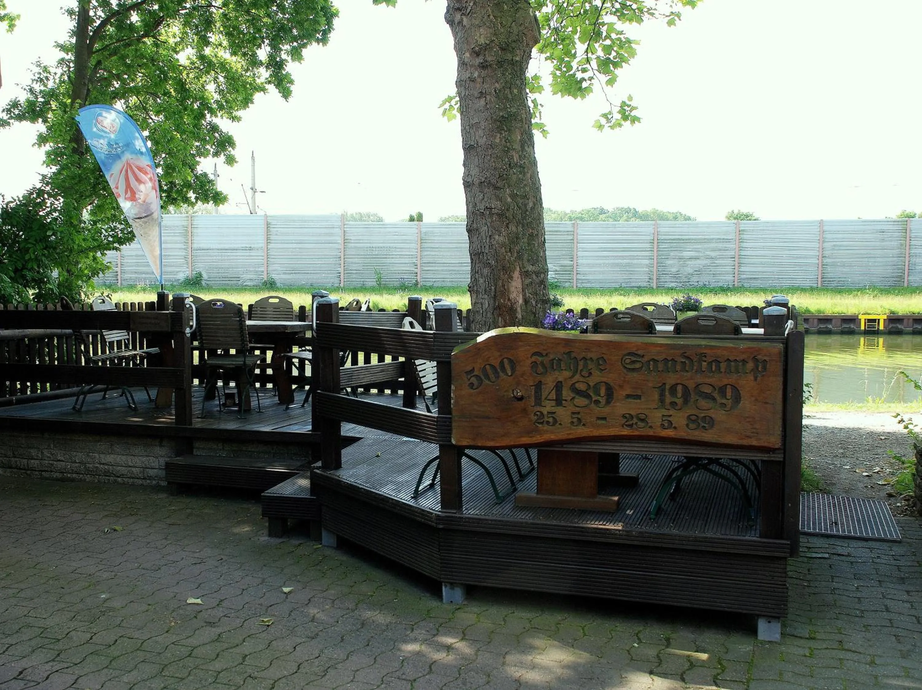 Facade/entrance in Alter Dorfkrug Am Kanal