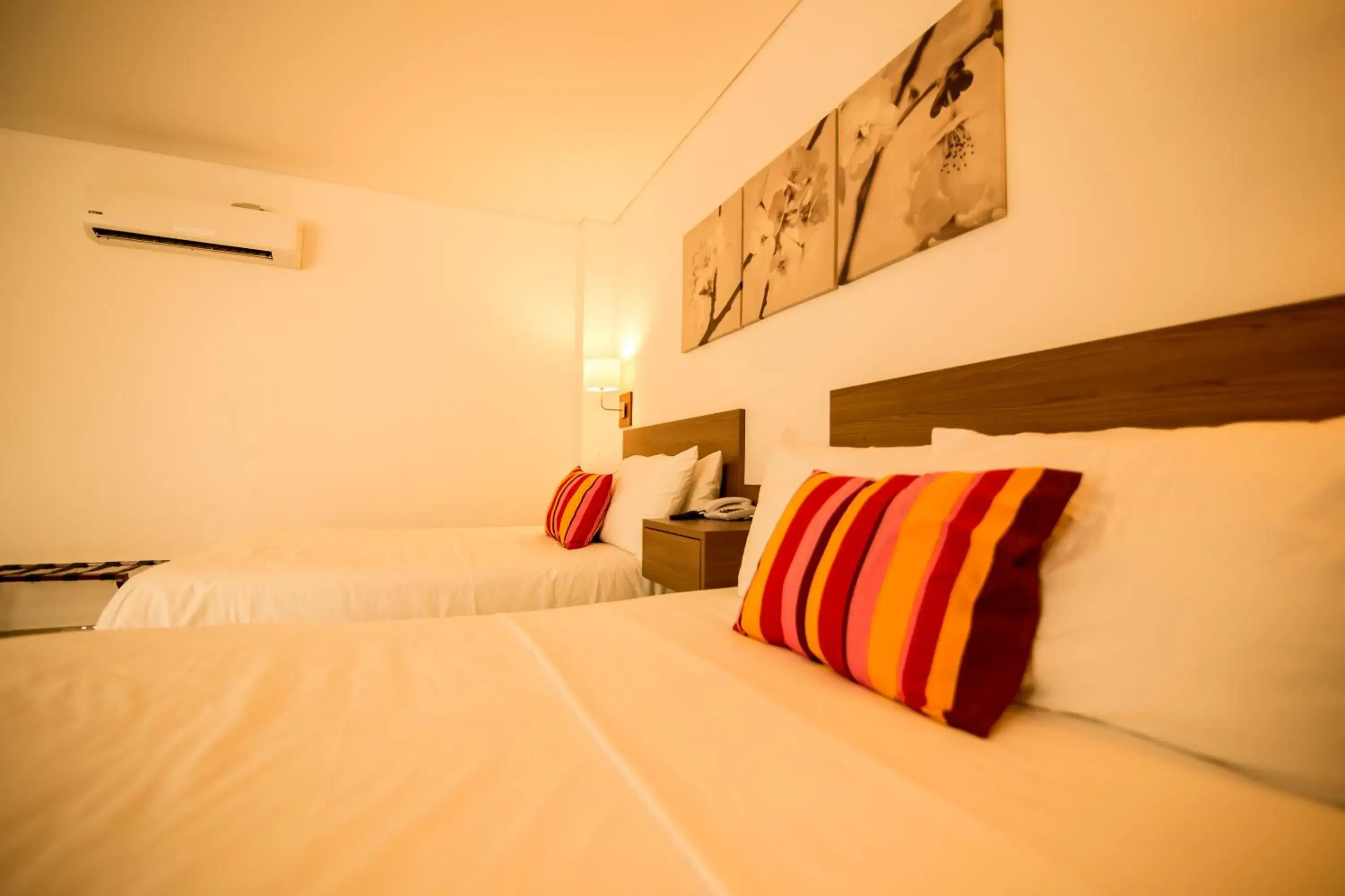 Double Room with Private Bathroom - single occupancy in Hotel Soleira Double Room with Private Bathroom - single occupancy in Hotel Soleira
