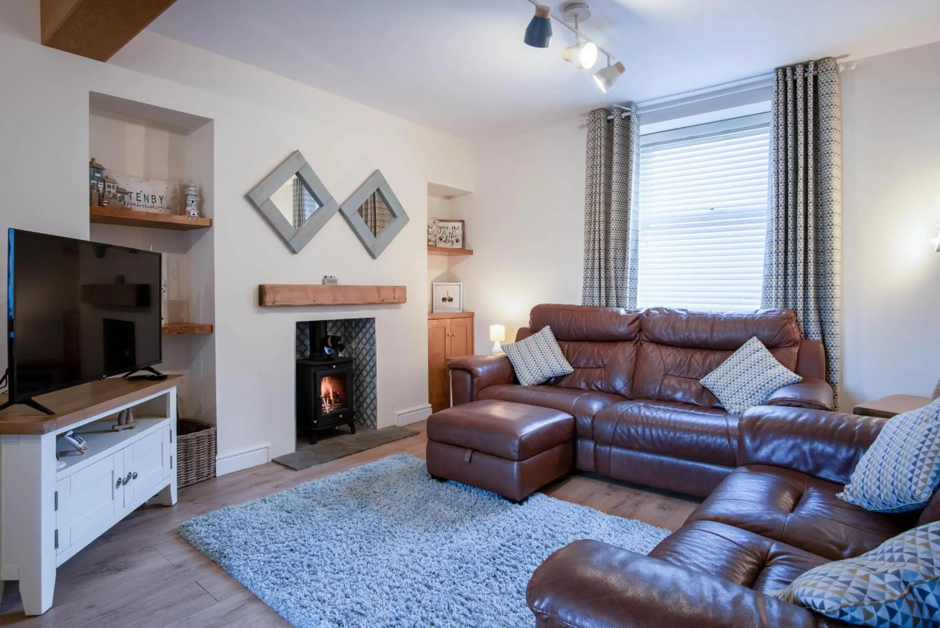 Ty George - 3 Bedroom Cottage - Tenby Ty George - 3 Bedroom Cottage - Tenby