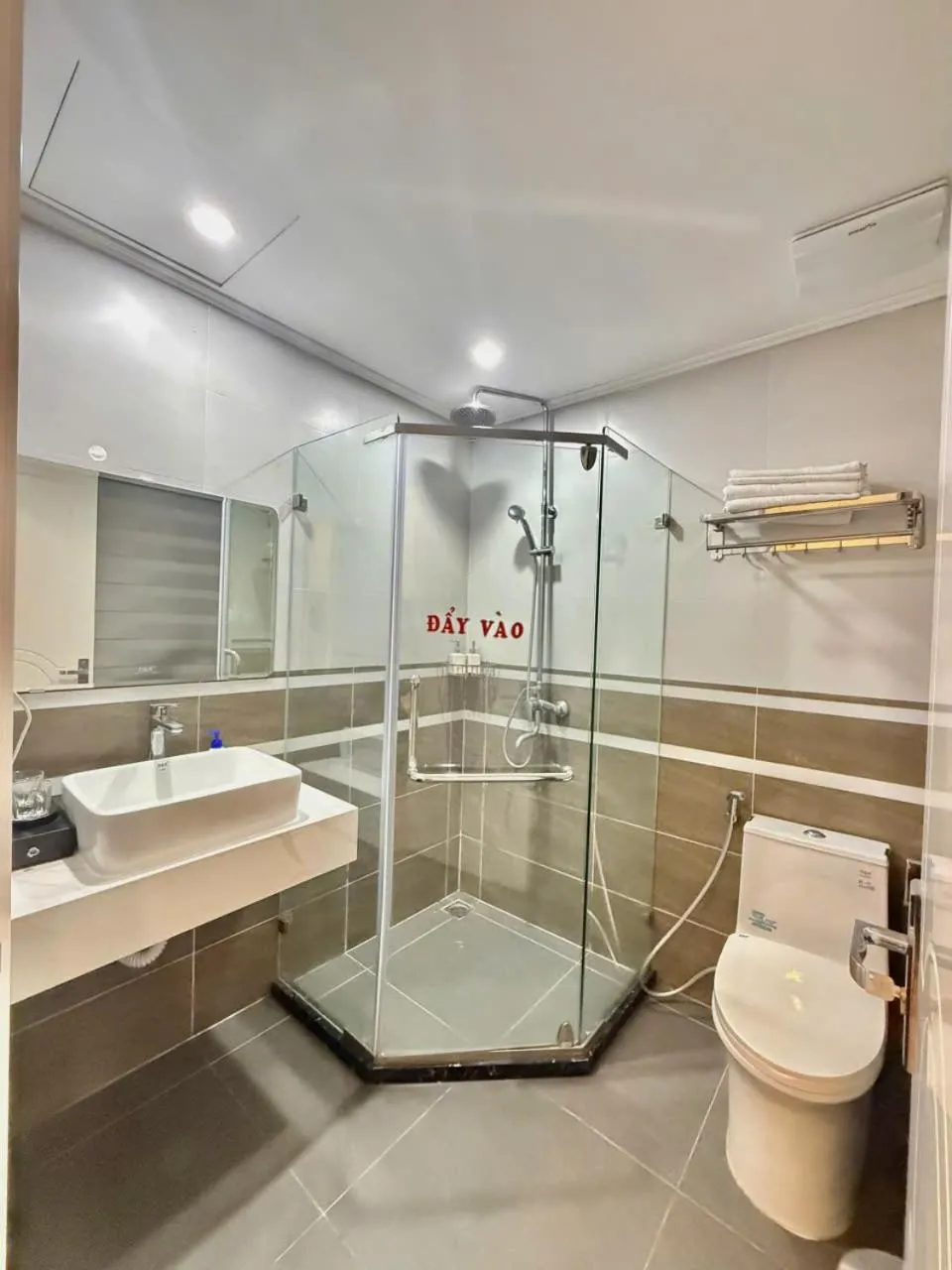 Shower in NDC MISA Hotel