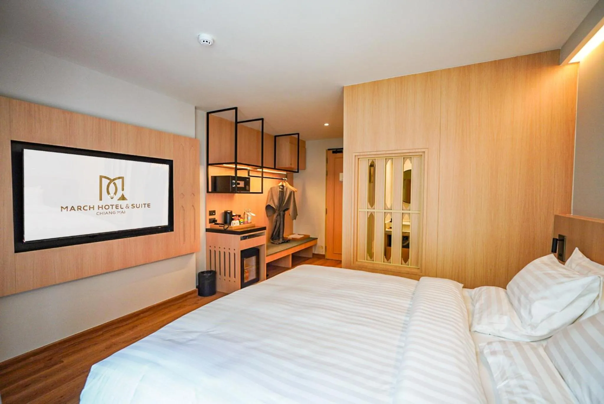 Photo of the whole room, Bed in March Hotel & Suite Riverside