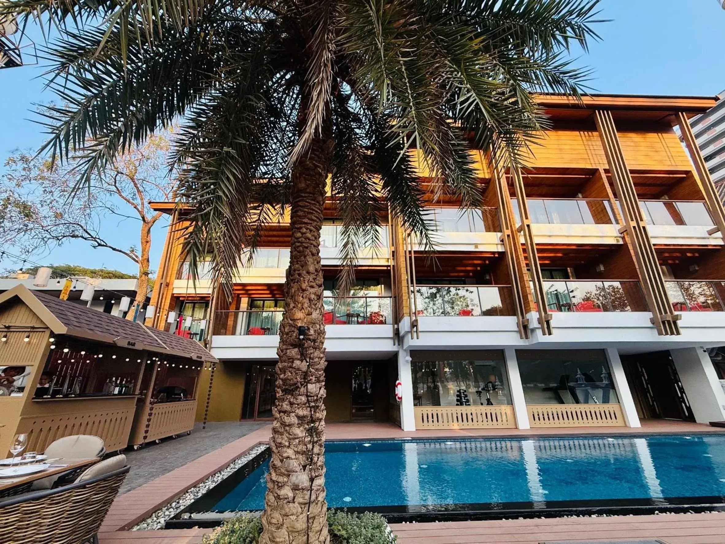 Property building in March Hotel & Suite Riverside Property building in March Hotel & Suite Riverside