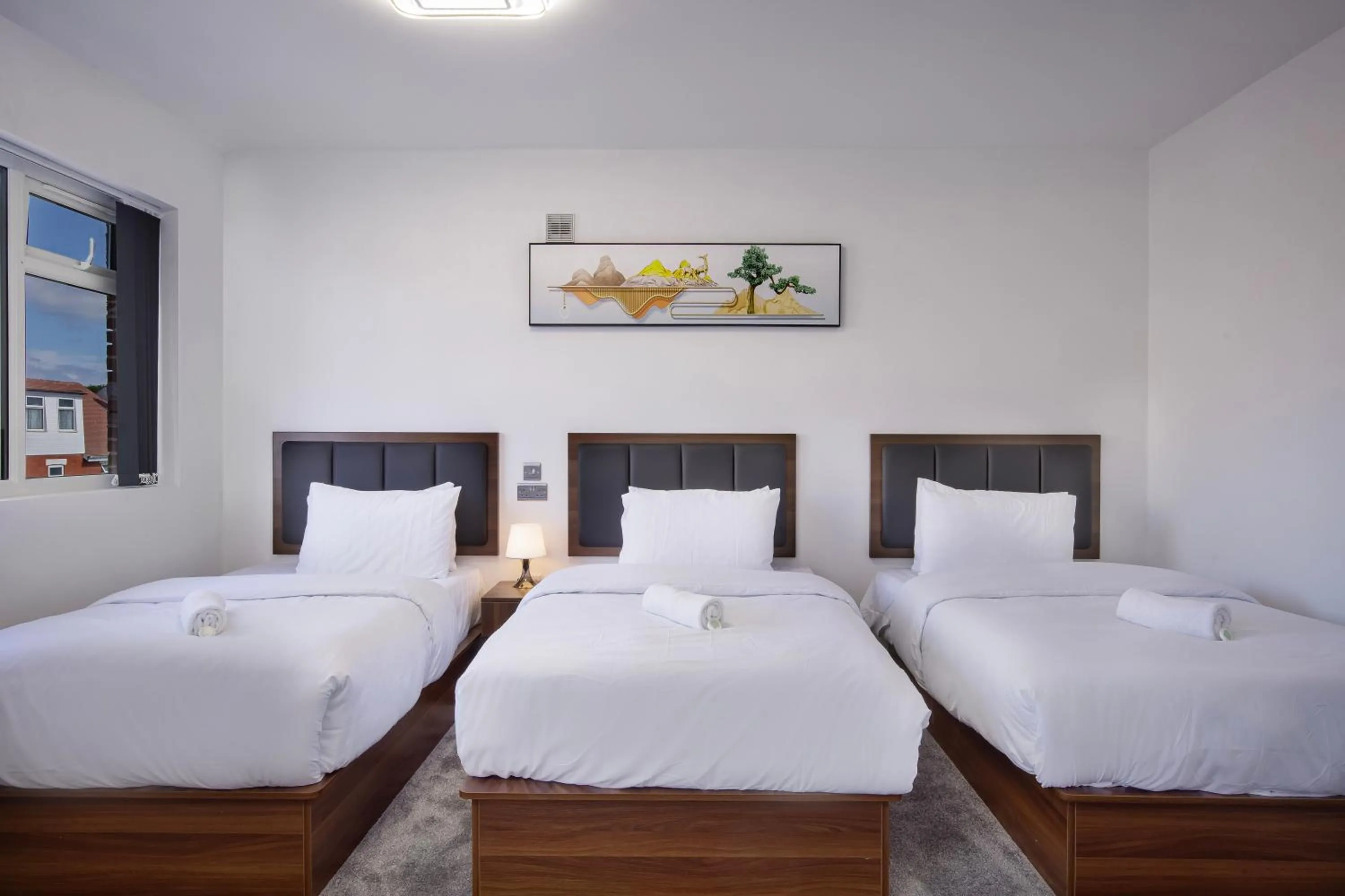 Bedroom, Bed in Empire Inn