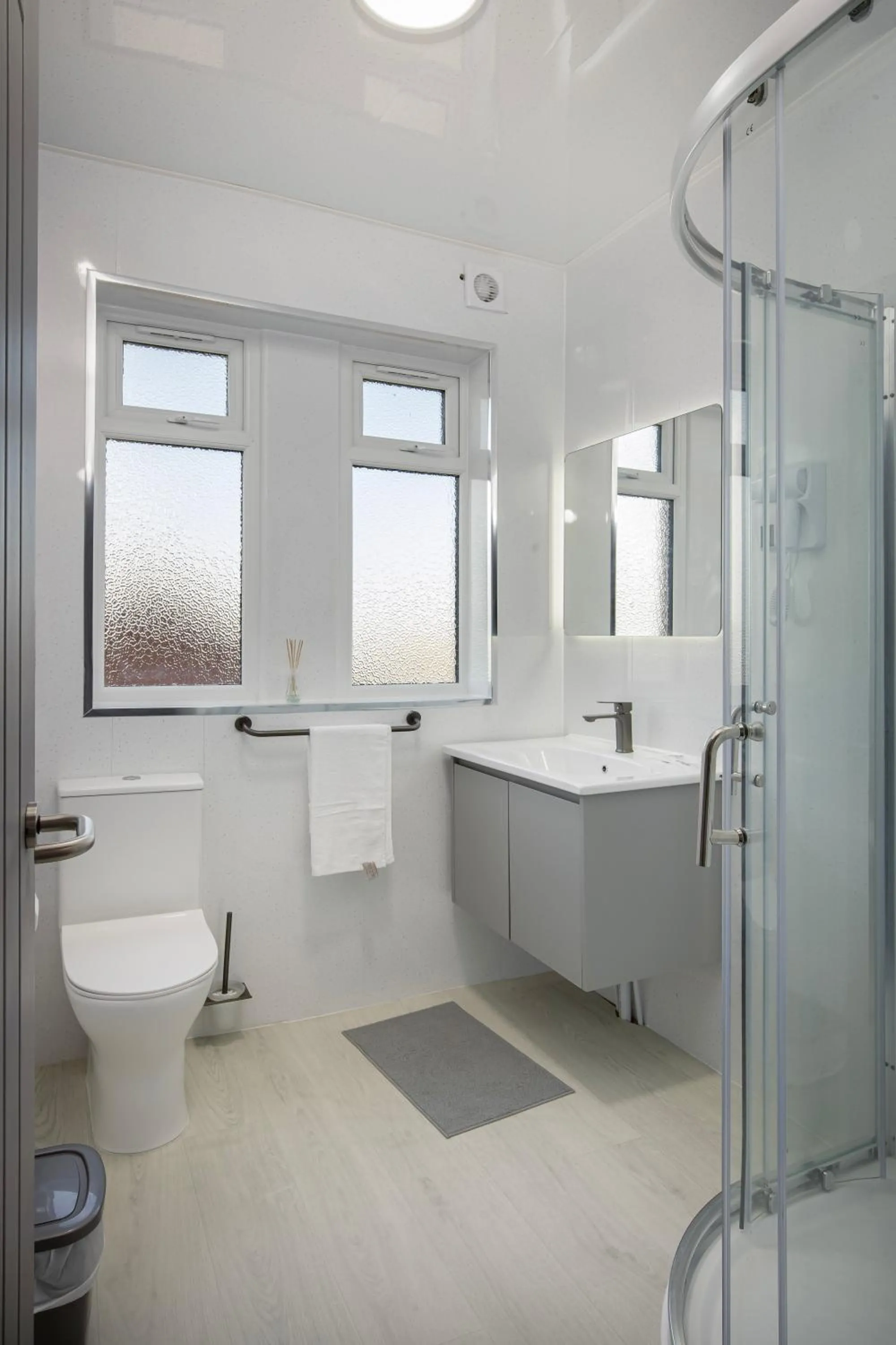 Bathroom in Empire Inn