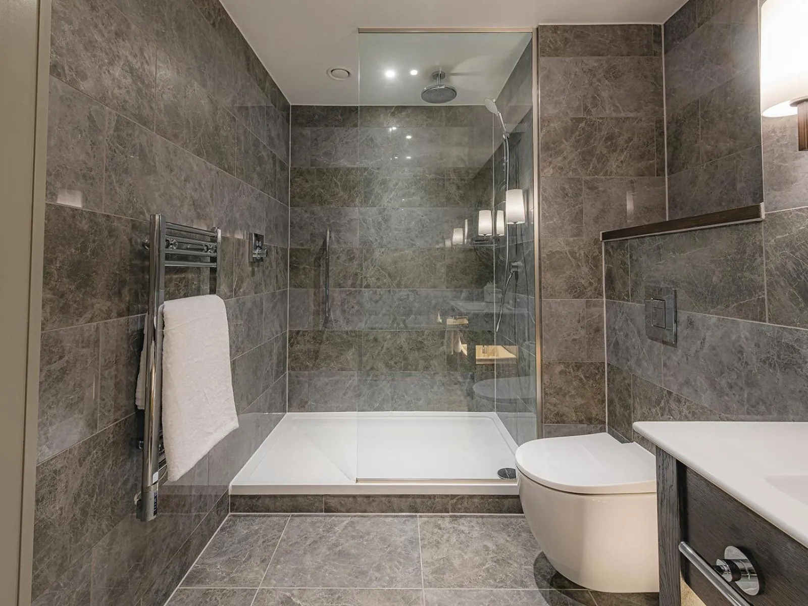 Shower in Dakota Newcastle