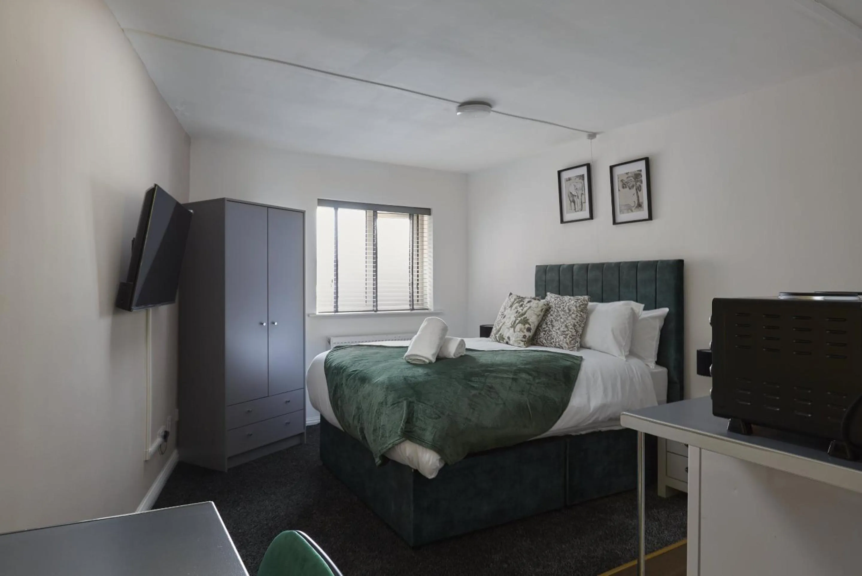 Bedroom in Hayy Studios at Castleford