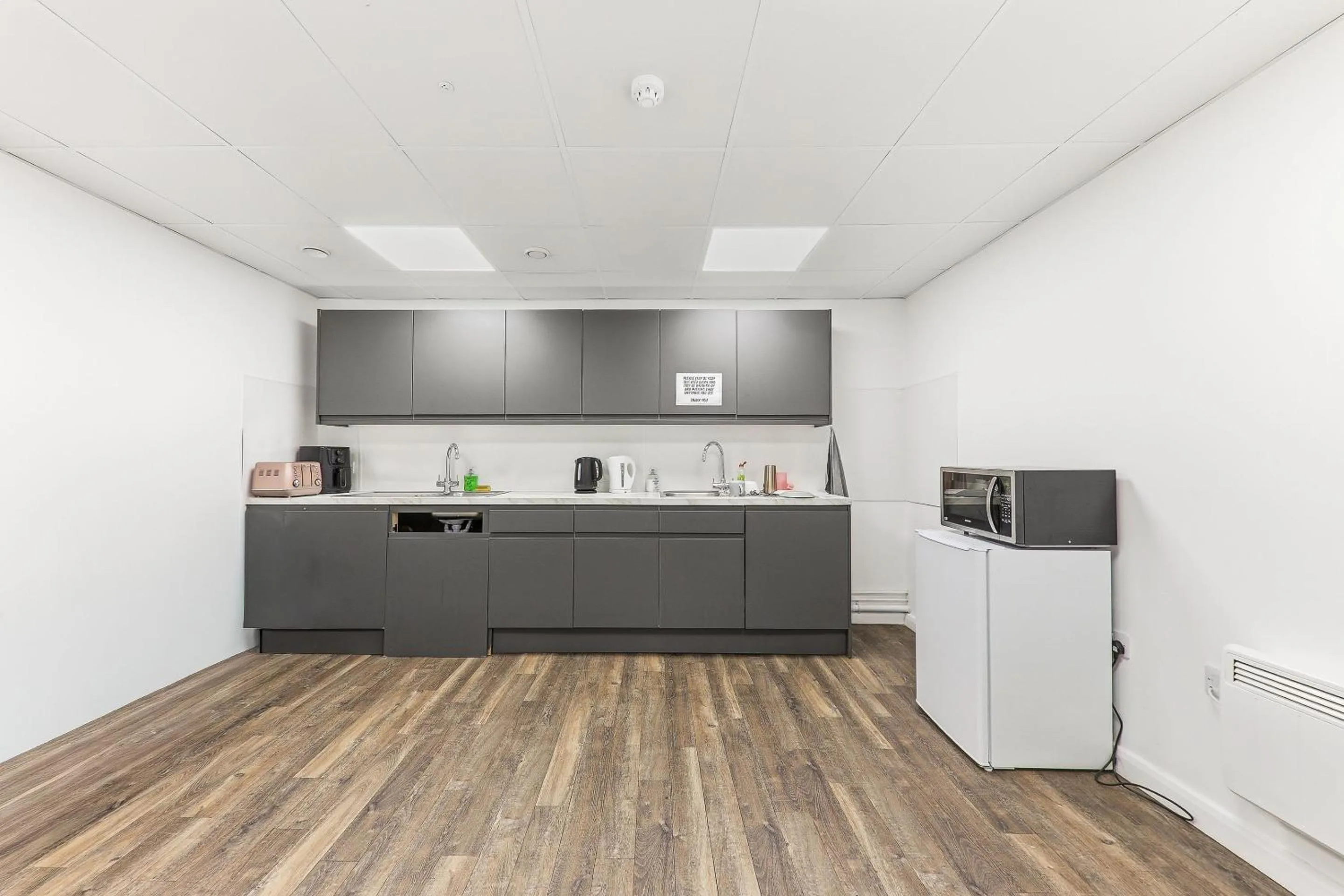 Kitchen or kitchenette in Hayy Studios at Castleford