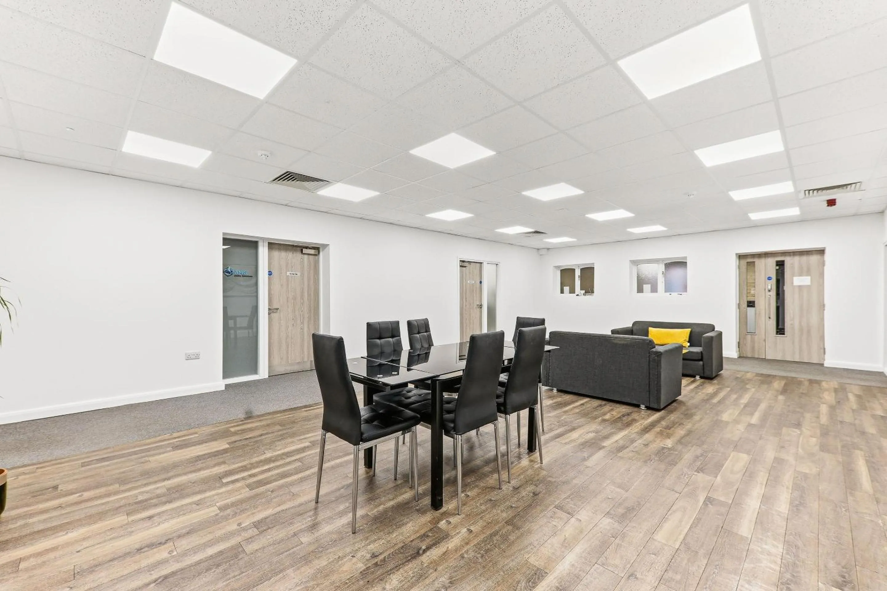 Dining area in Hayy Studios at Castleford