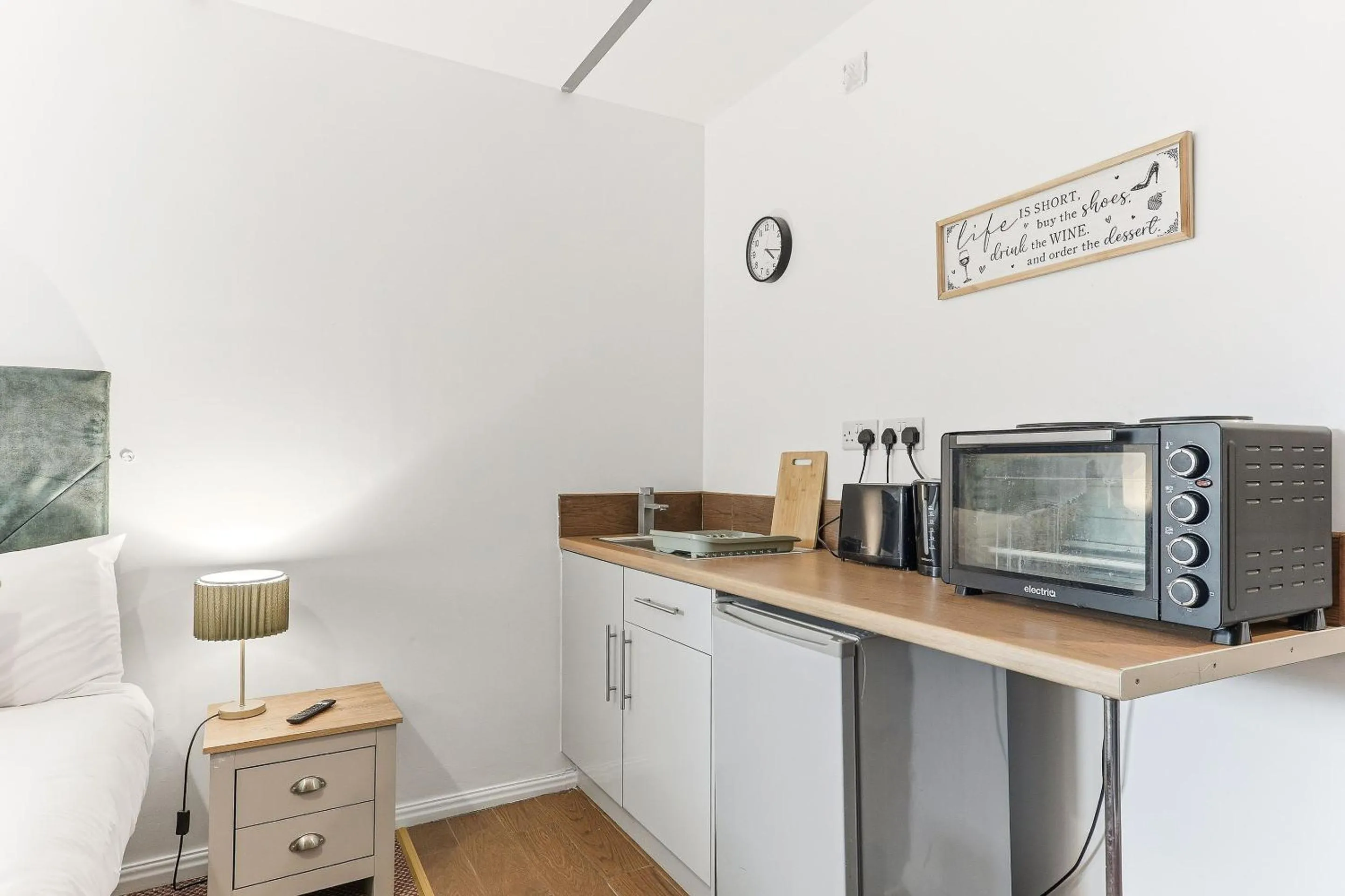 Kitchen or kitchenette in Hayy Studios at Castleford