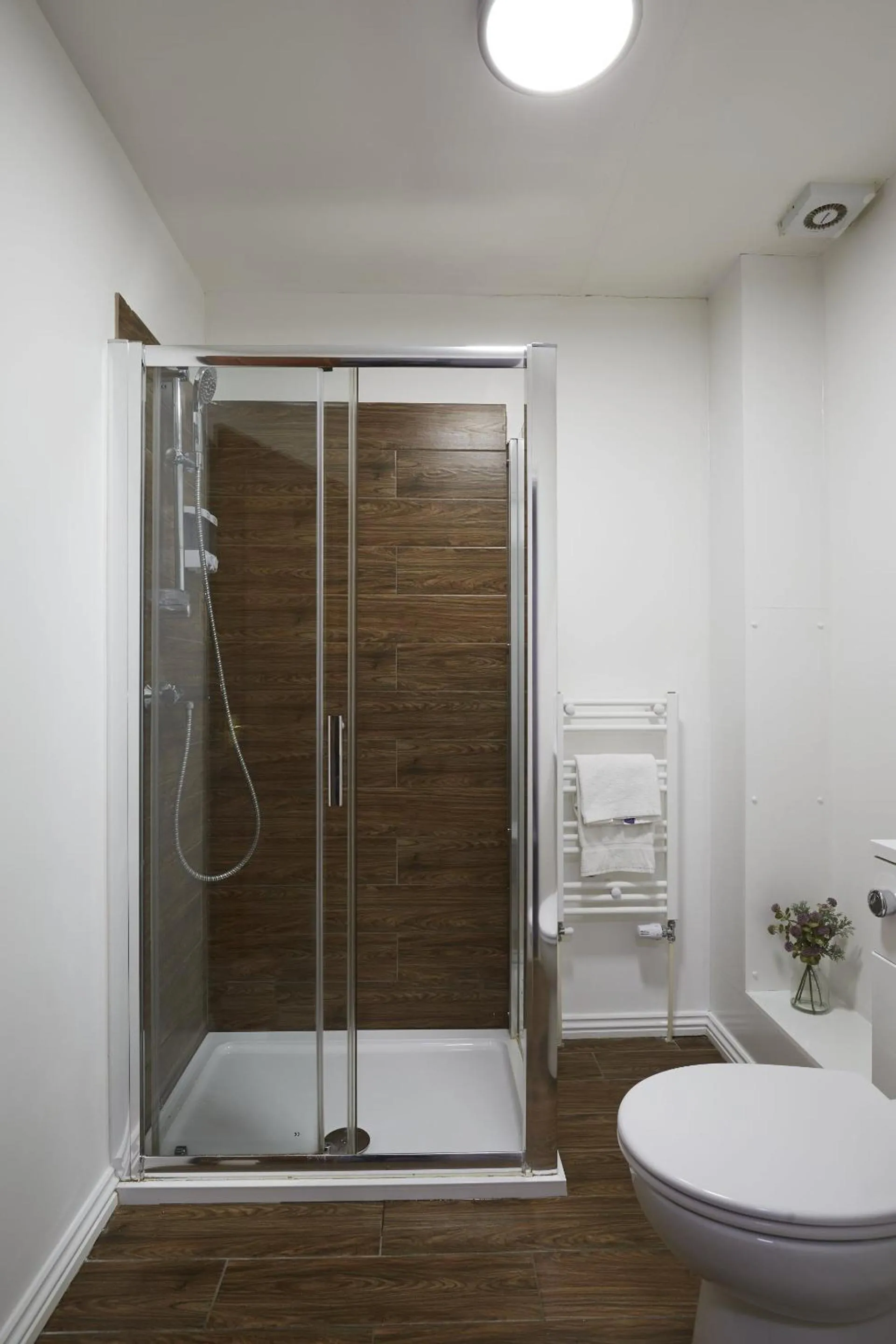 Bathroom in Hayy Studios at Castleford
