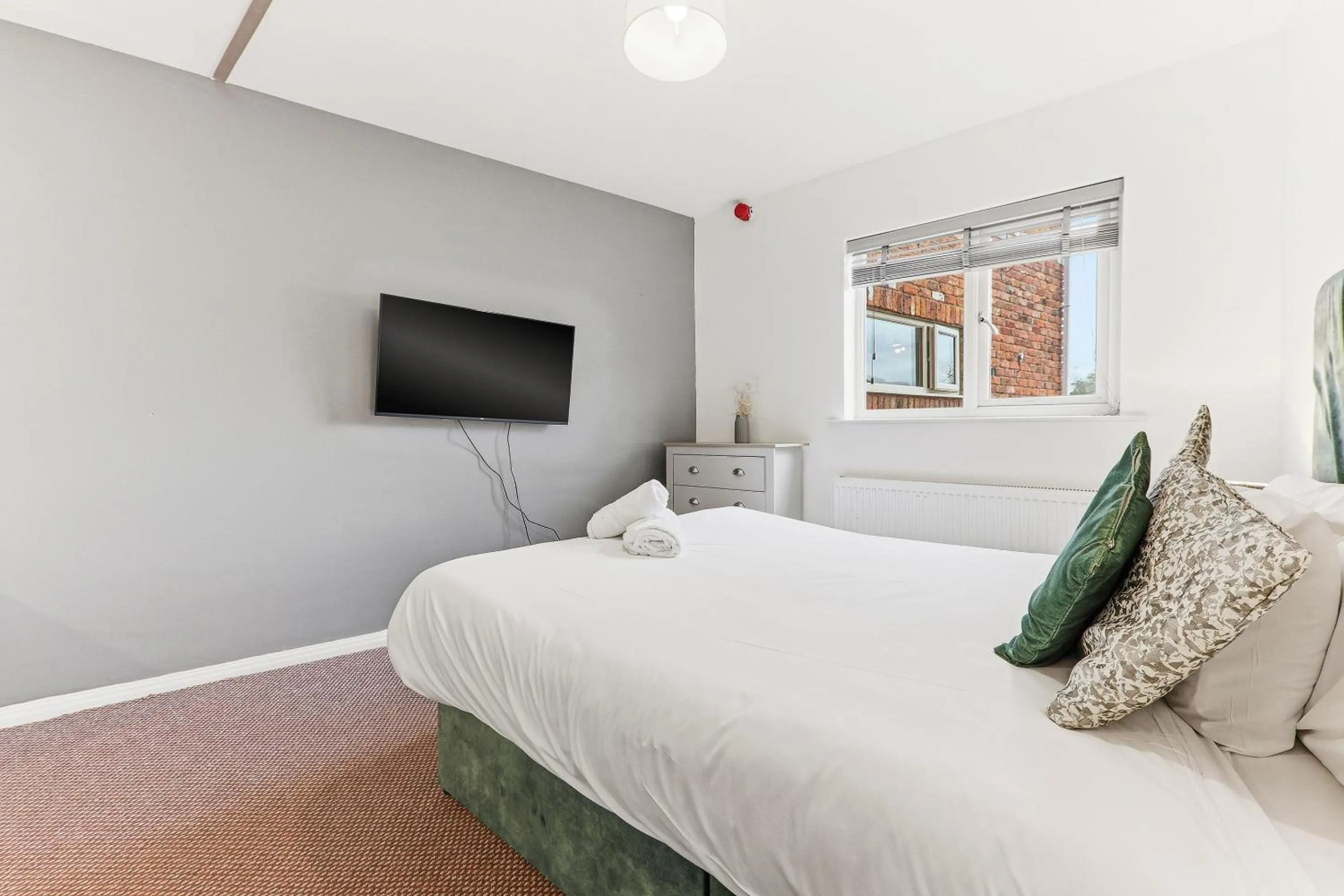Bedroom, Bed in Hayy Studios at Castleford