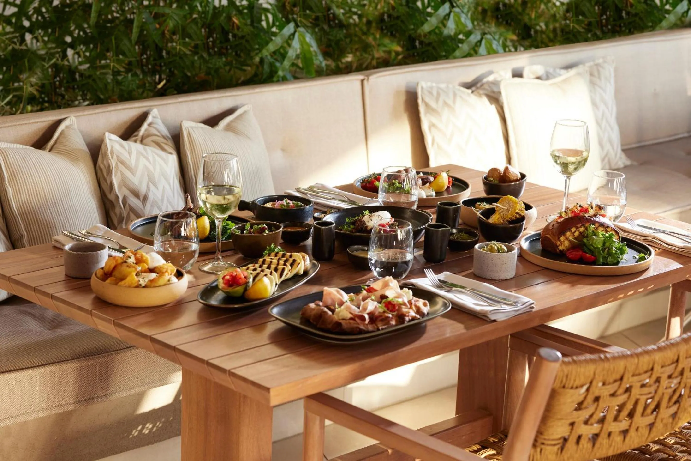 Restaurant/places to eat in Ikos Oceania