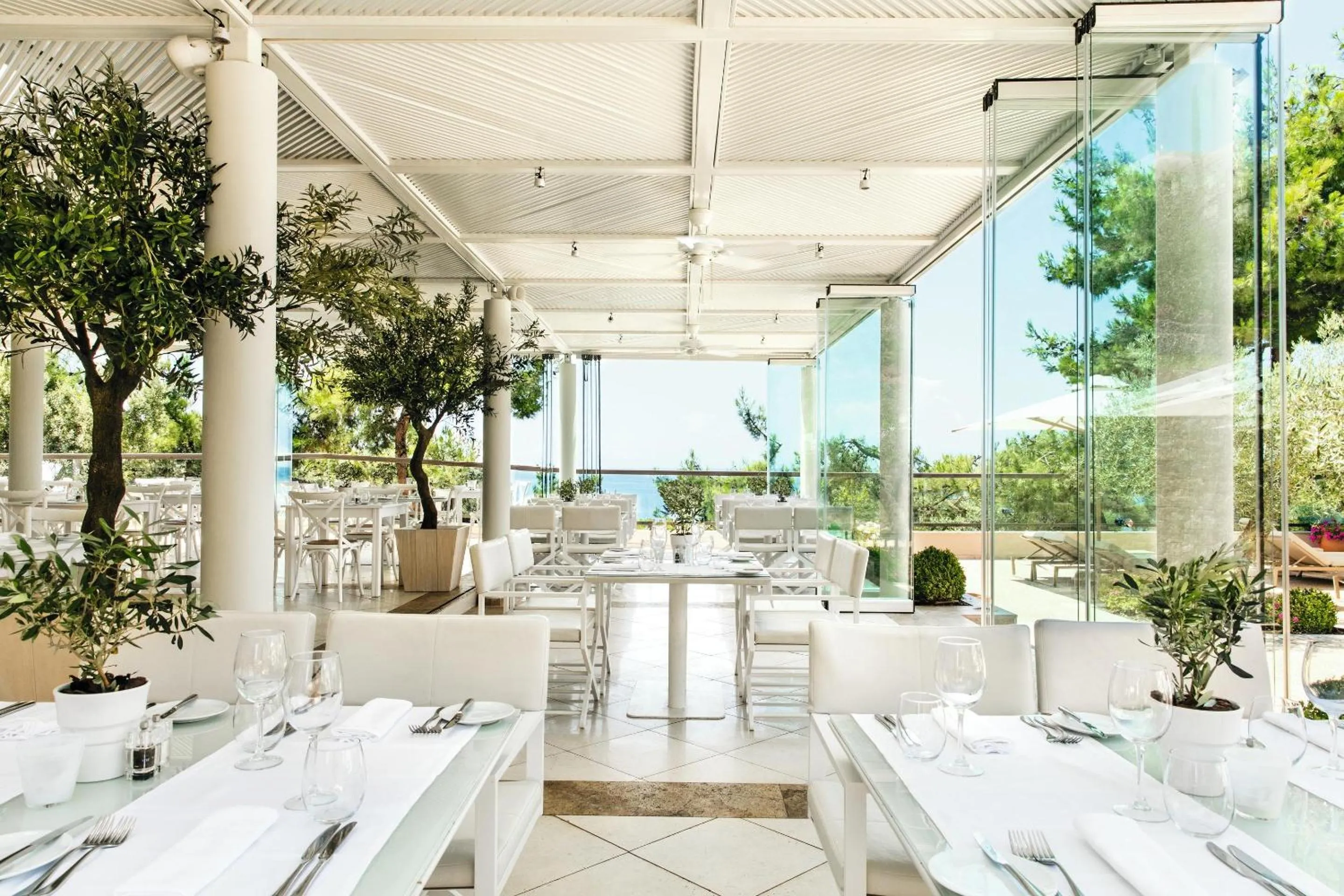 Restaurant/places to eat in Ikos Oceania
