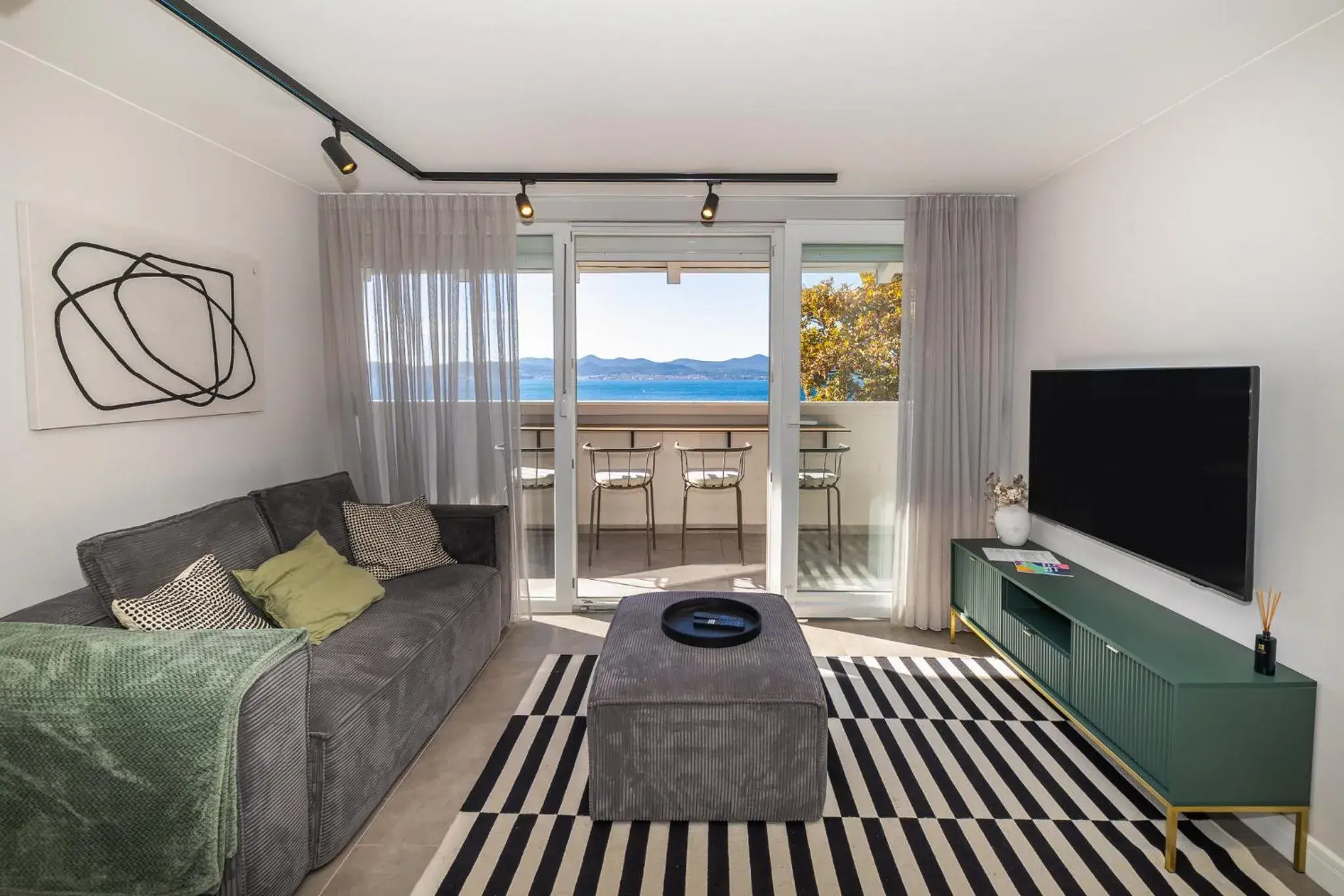 Pied-à-terre by Belmont Realty Pied-à-terre by Belmont Realty