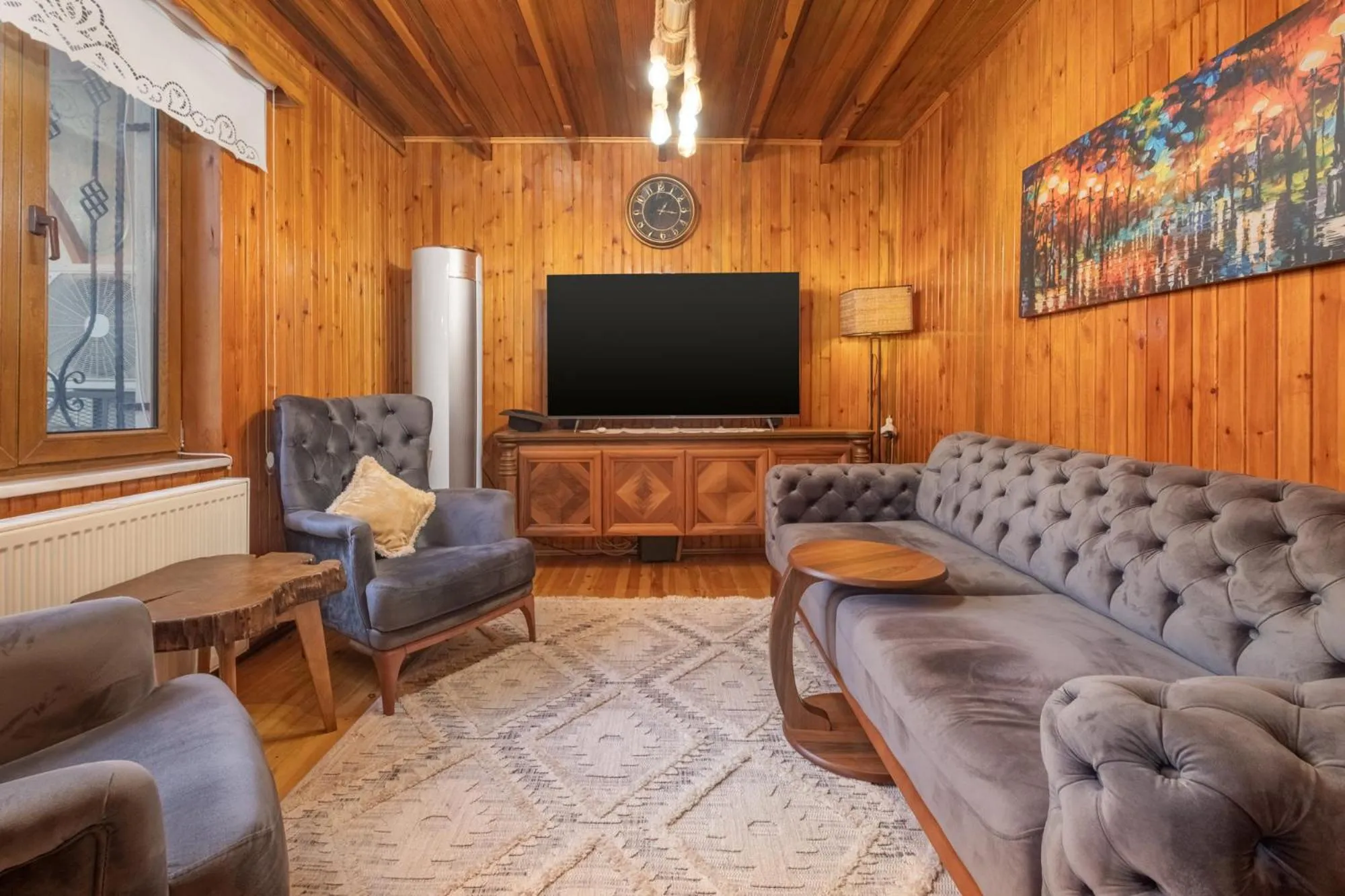 Communal lounge/ TV room in Uludag Tatil Evleri & Villa Dogus Uludağ