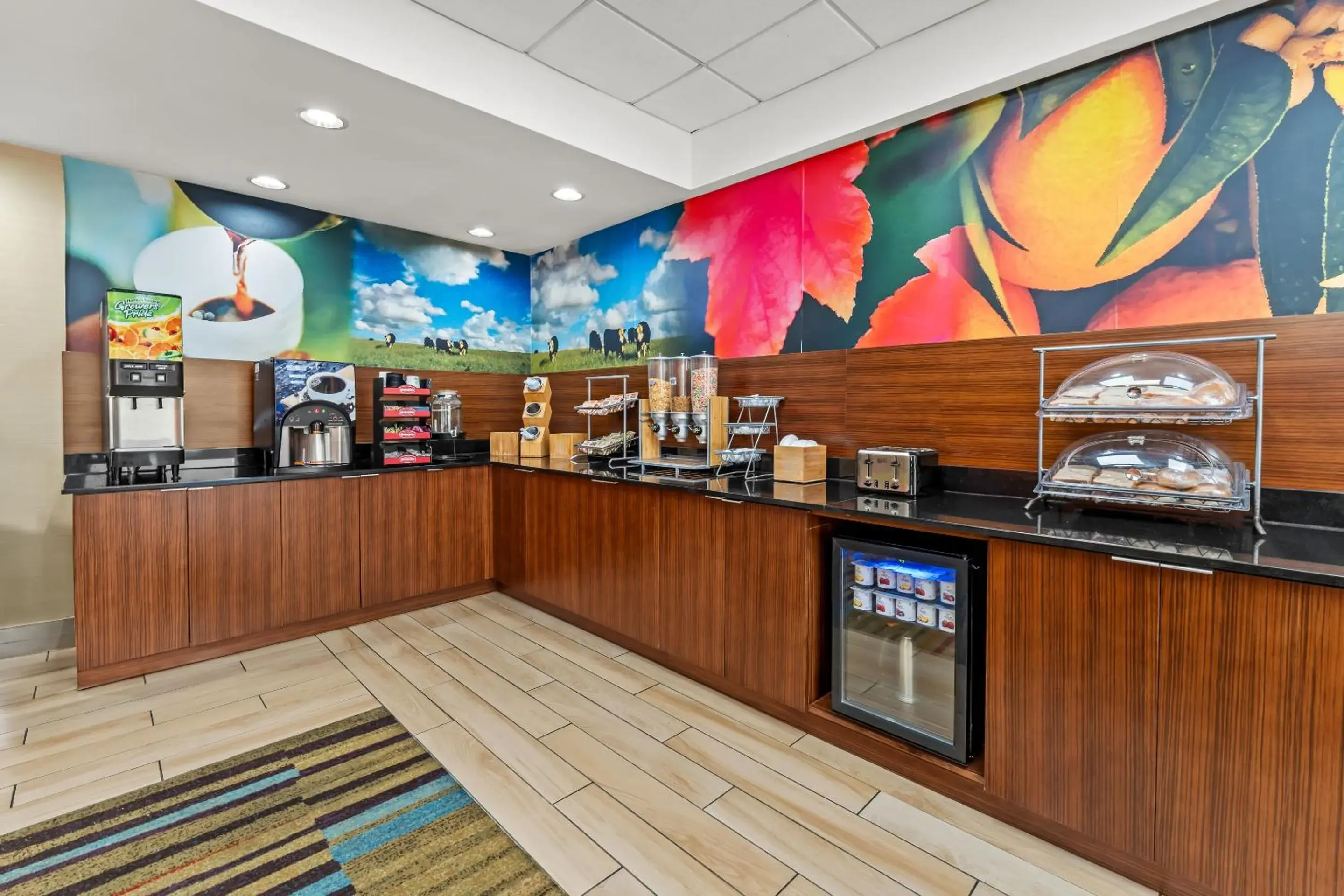 Breakfast in Rodeway Inn Breakfast in Rodeway Inn