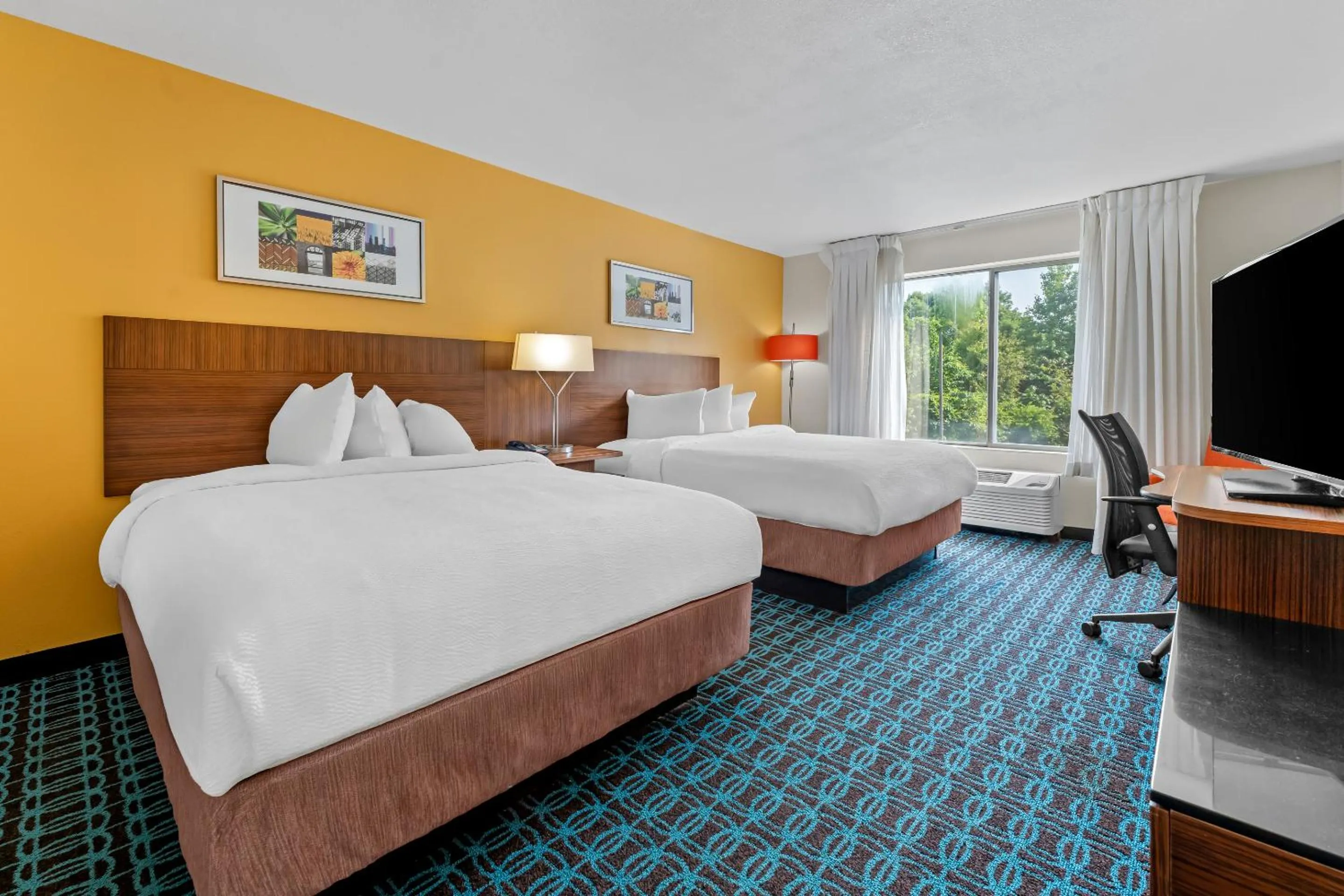 Photo of the whole room in Rodeway Inn