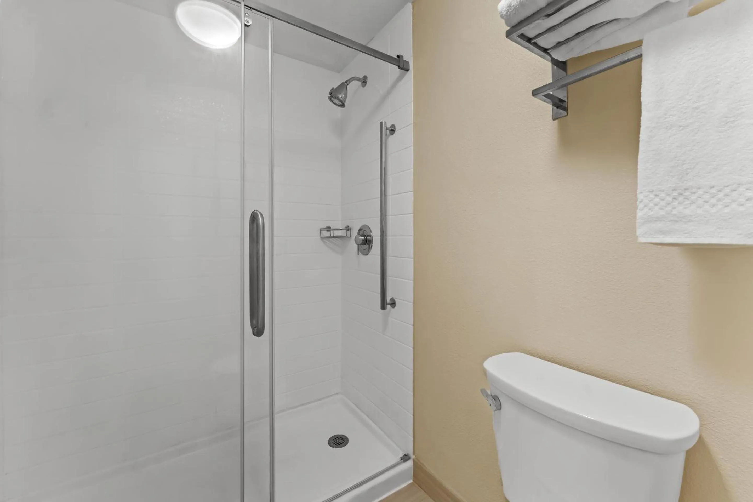 Bathroom in Rodeway Inn