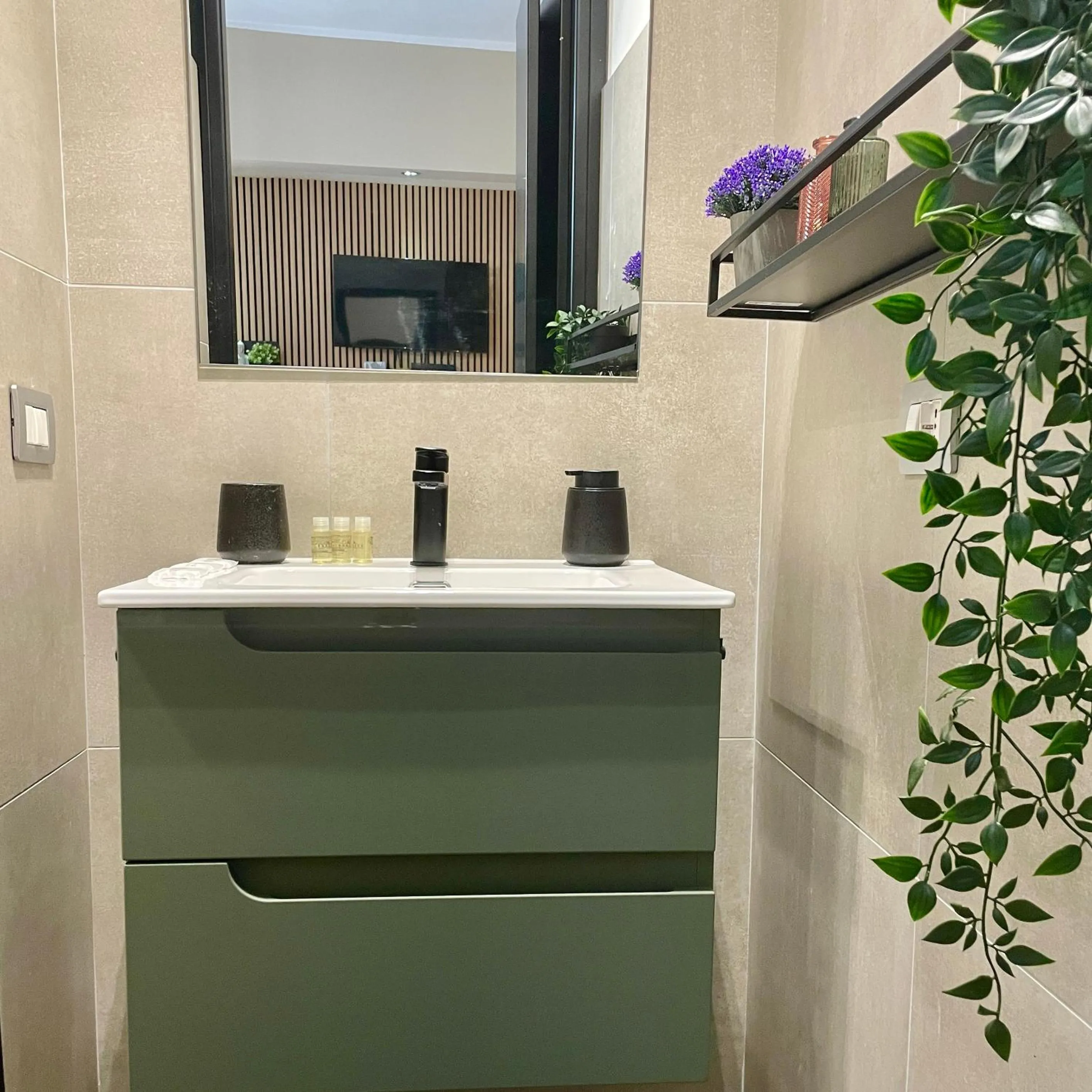 BNBOOK - Green Zone Studio