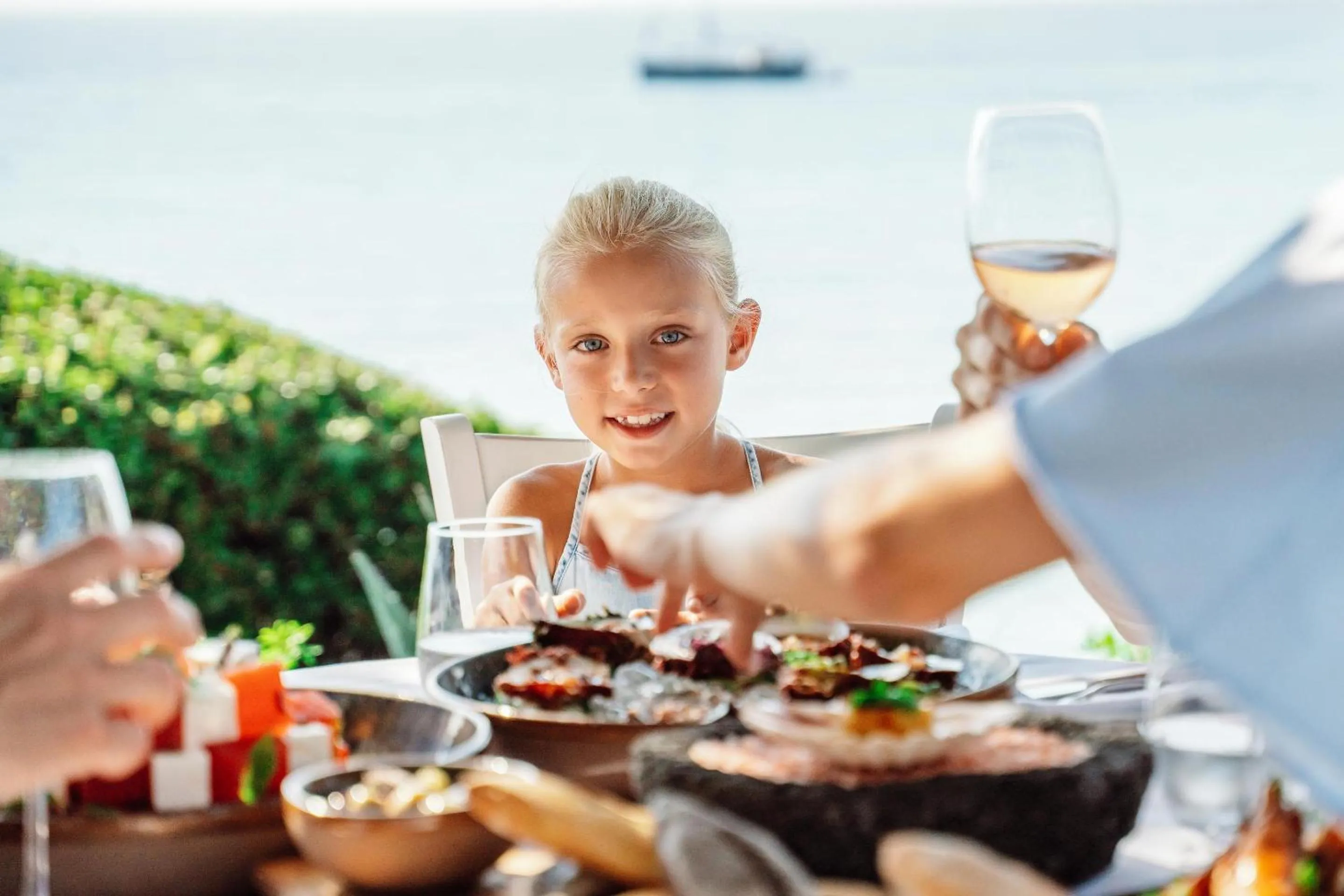 Restaurant/places to eat in Sani Club