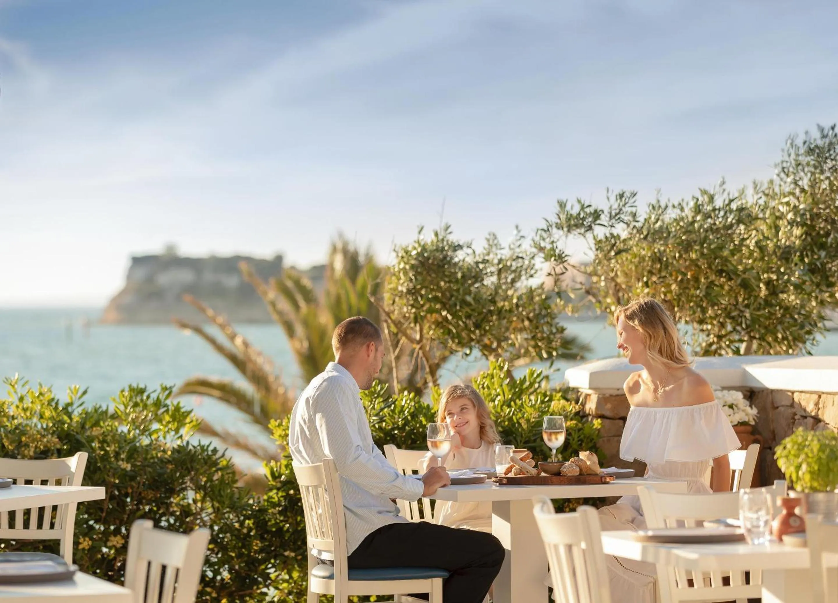 Restaurant/places to eat in Sani Club