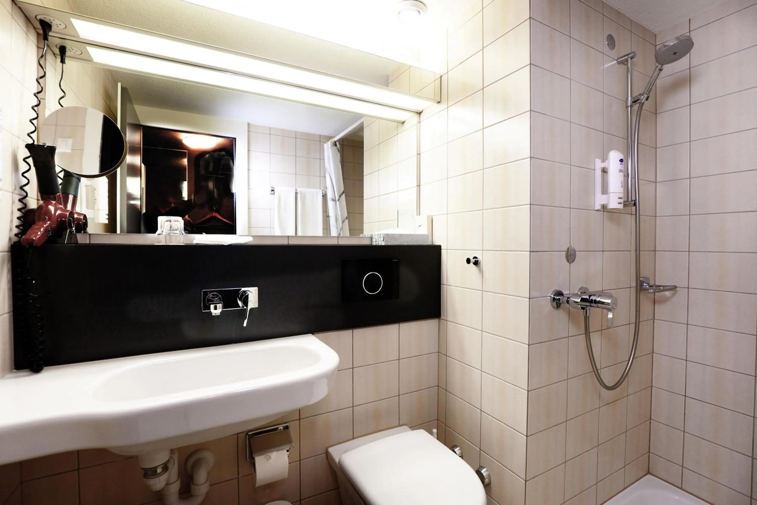 Bathroom in Hotel Thurgauerhof Self-Check-in