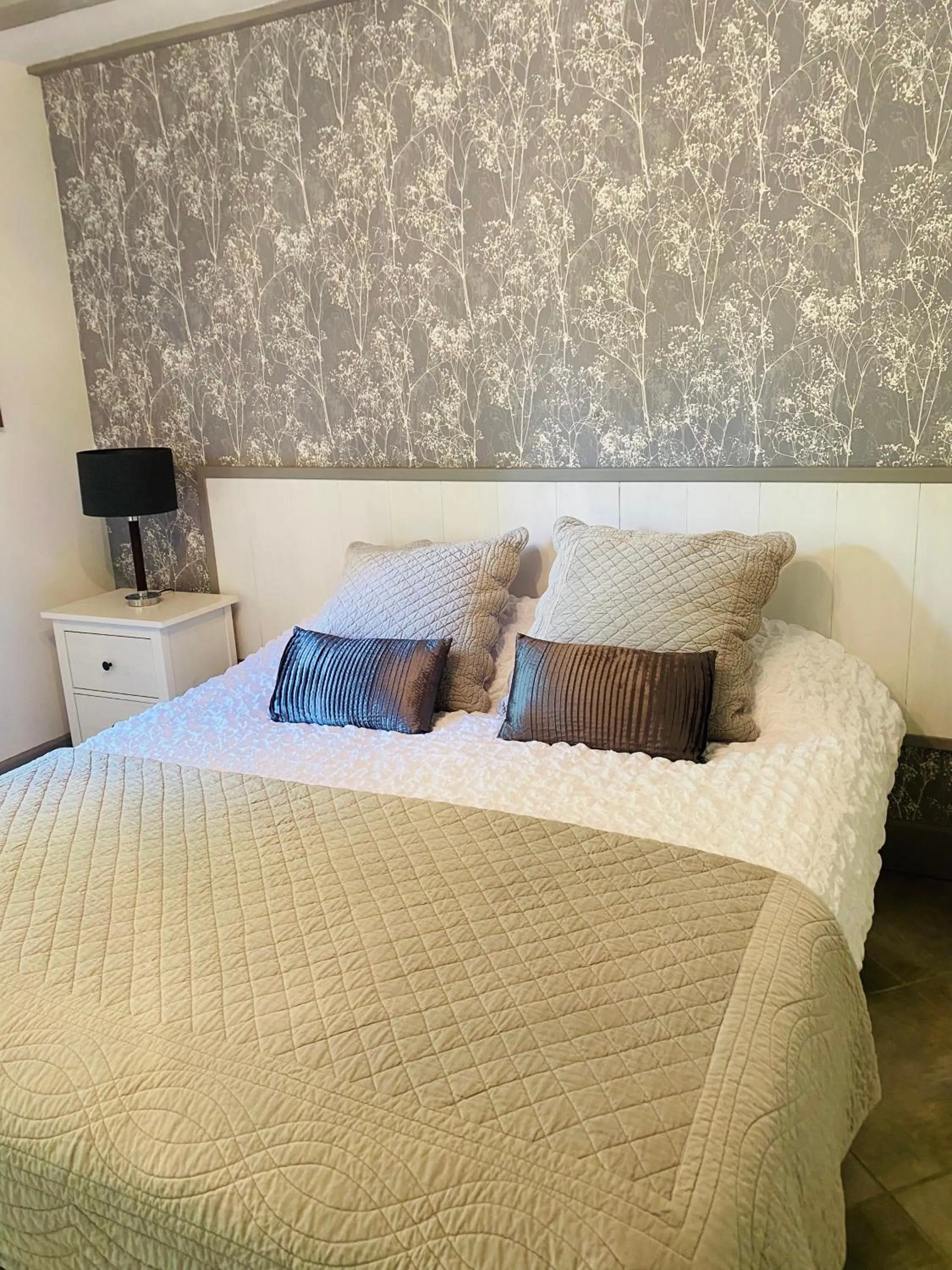 Bedroom, Bed in Moulin du Fontcourt