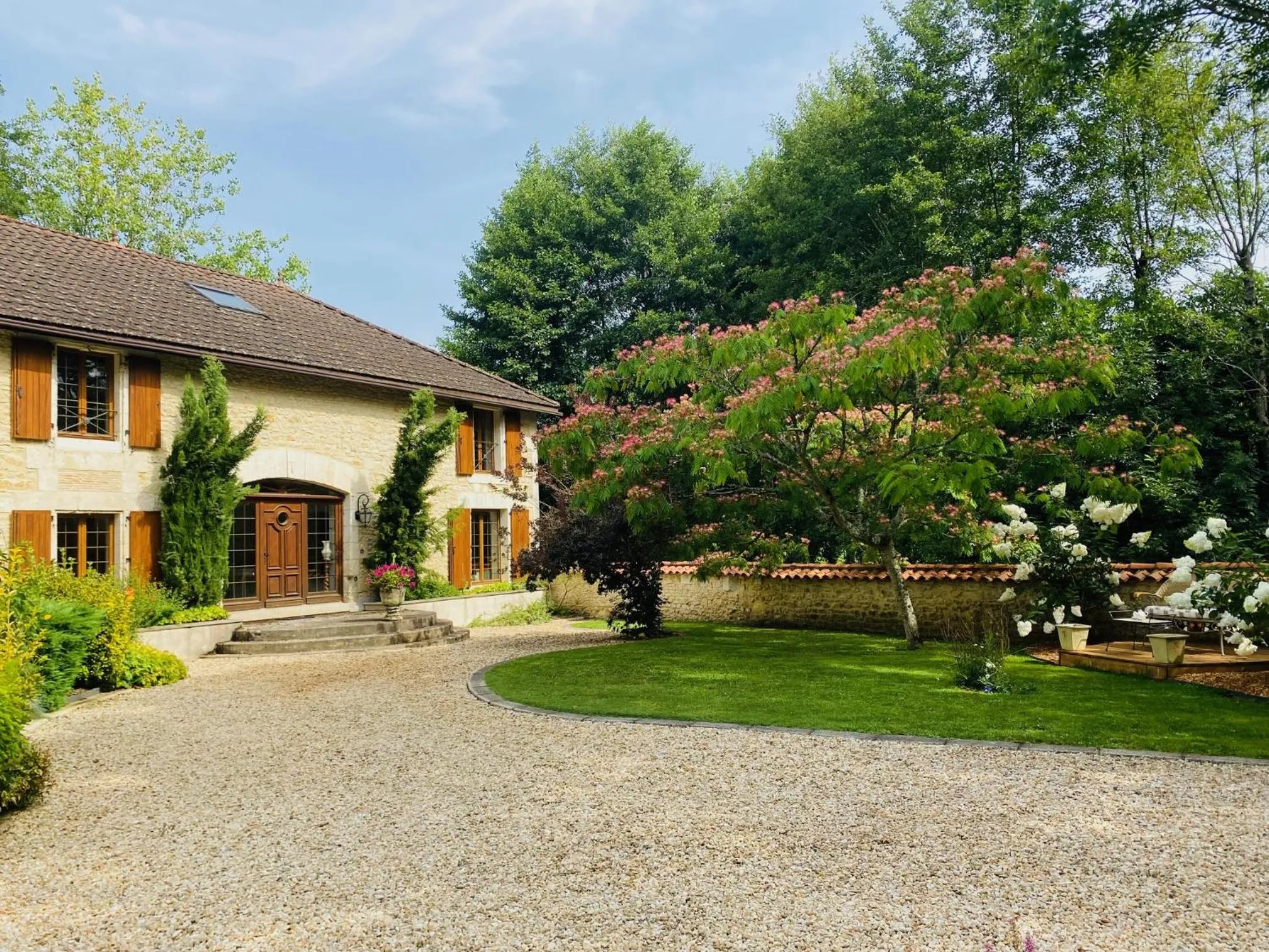 Property building in Moulin du Fontcourt