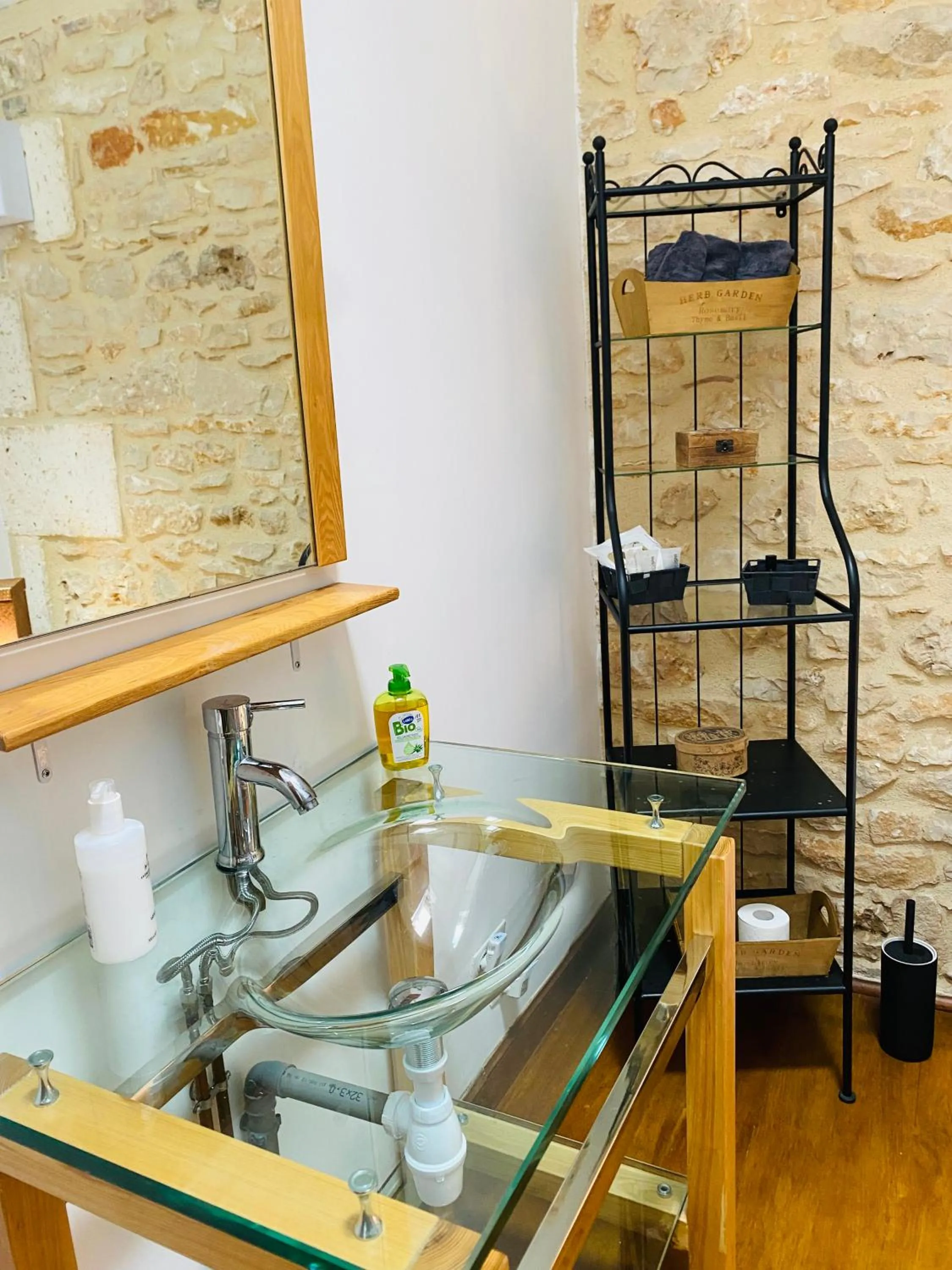 Bathroom in Moulin du Fontcourt