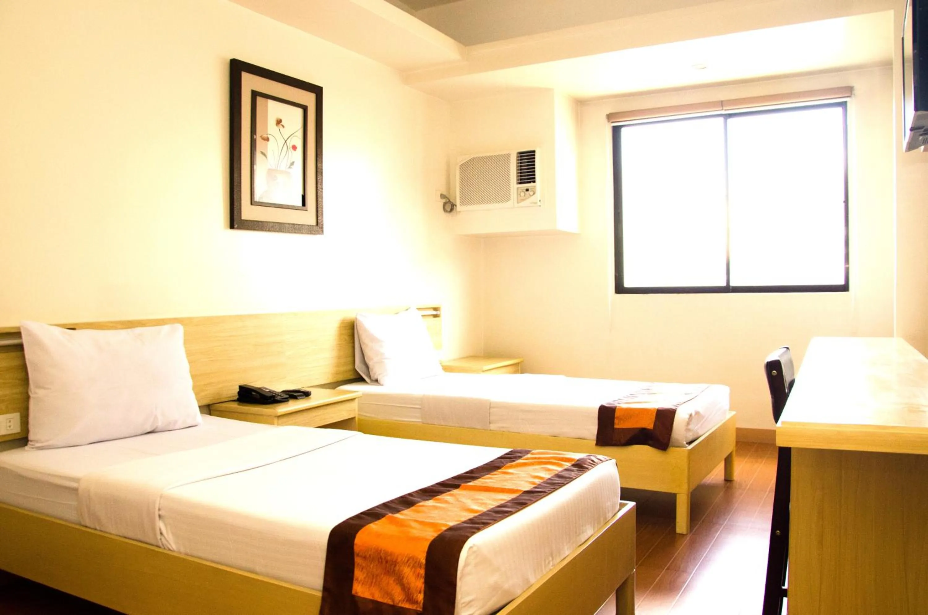 M Suites Hotel