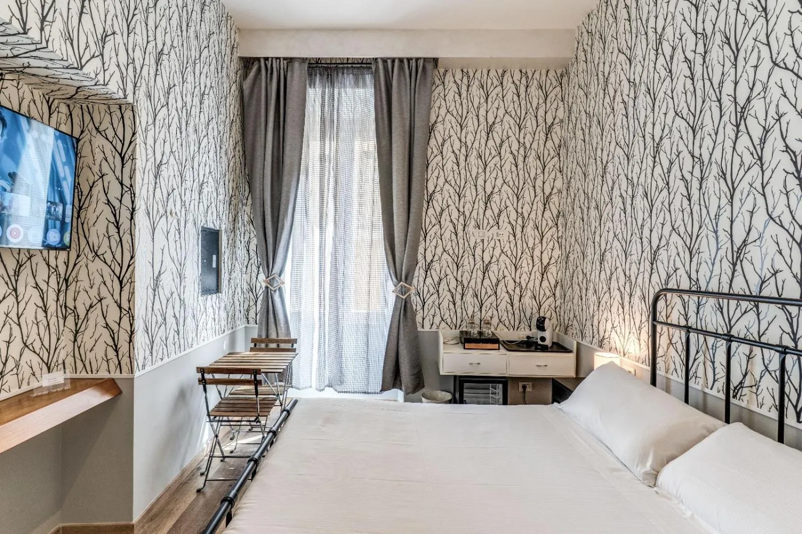 Bedroom, Bed in iRooms Campo dei Fiori