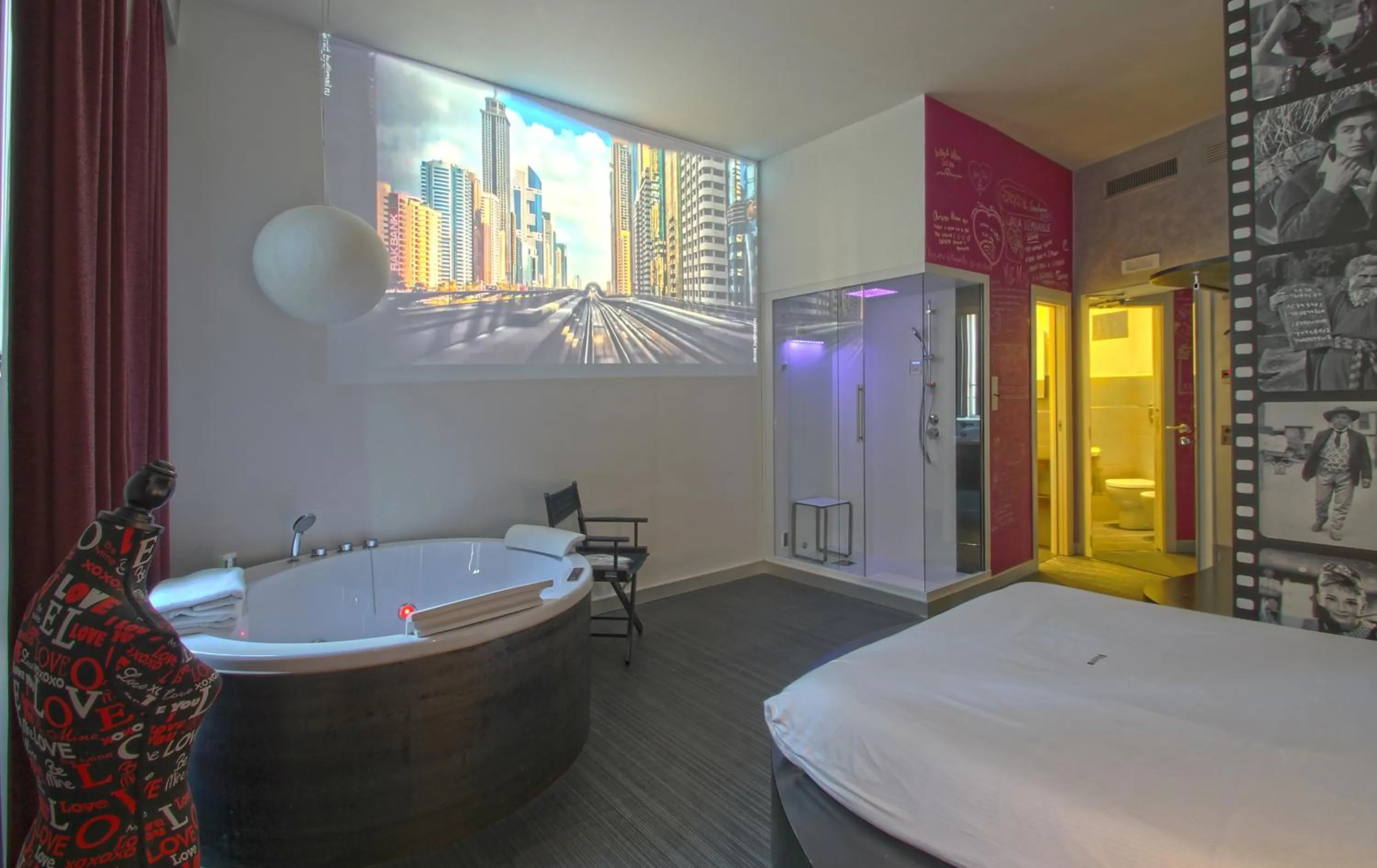 Bedroom, Bed in iRooms Campo dei Fiori