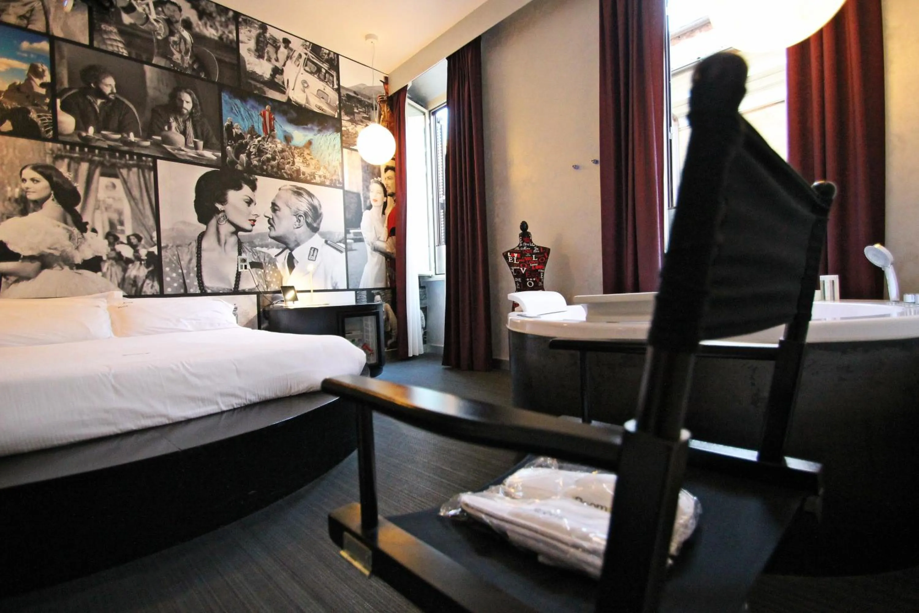 Bedroom, Bed in iRooms Campo dei Fiori