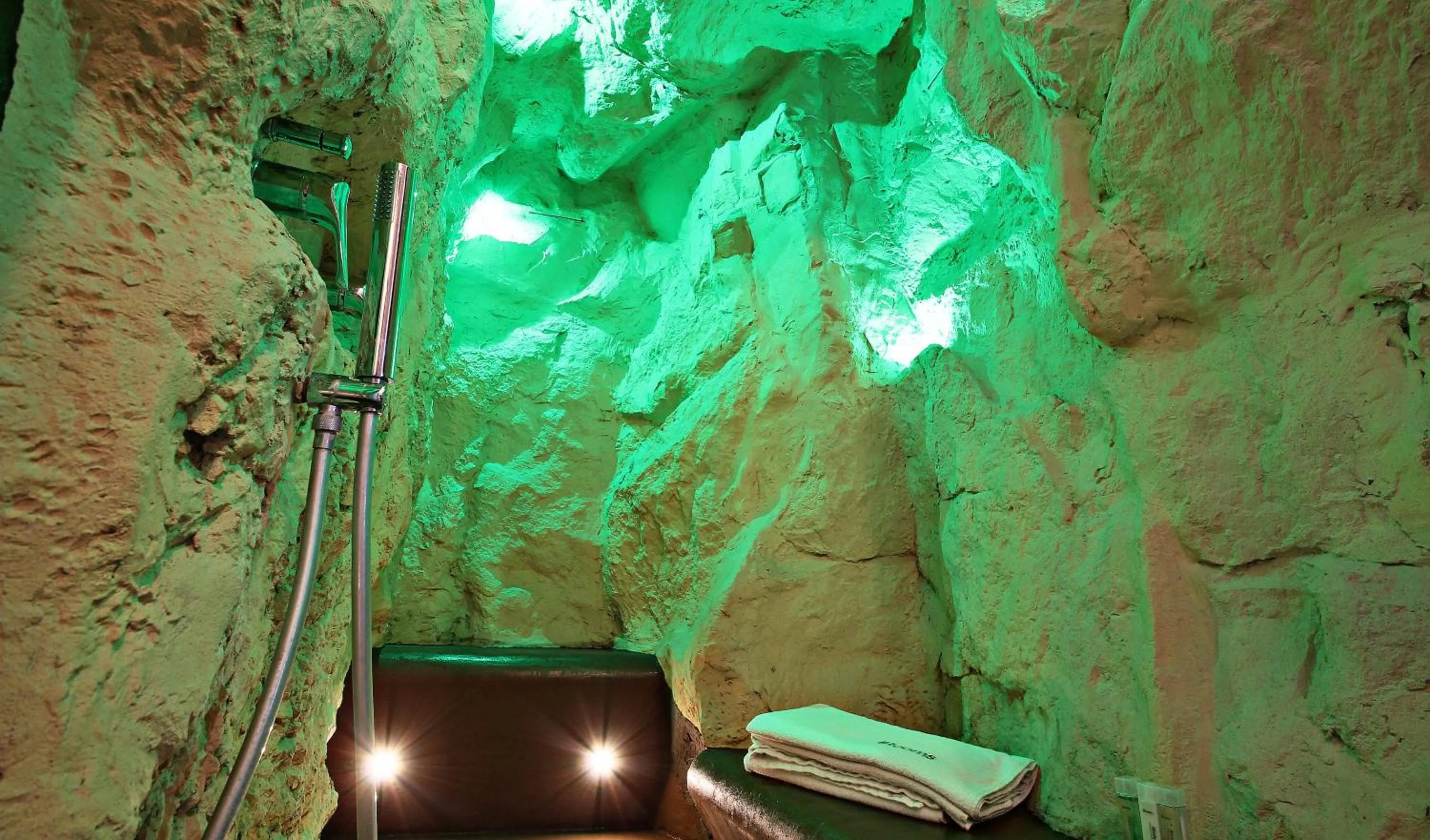 Bathroom in iRooms Campo dei Fiori