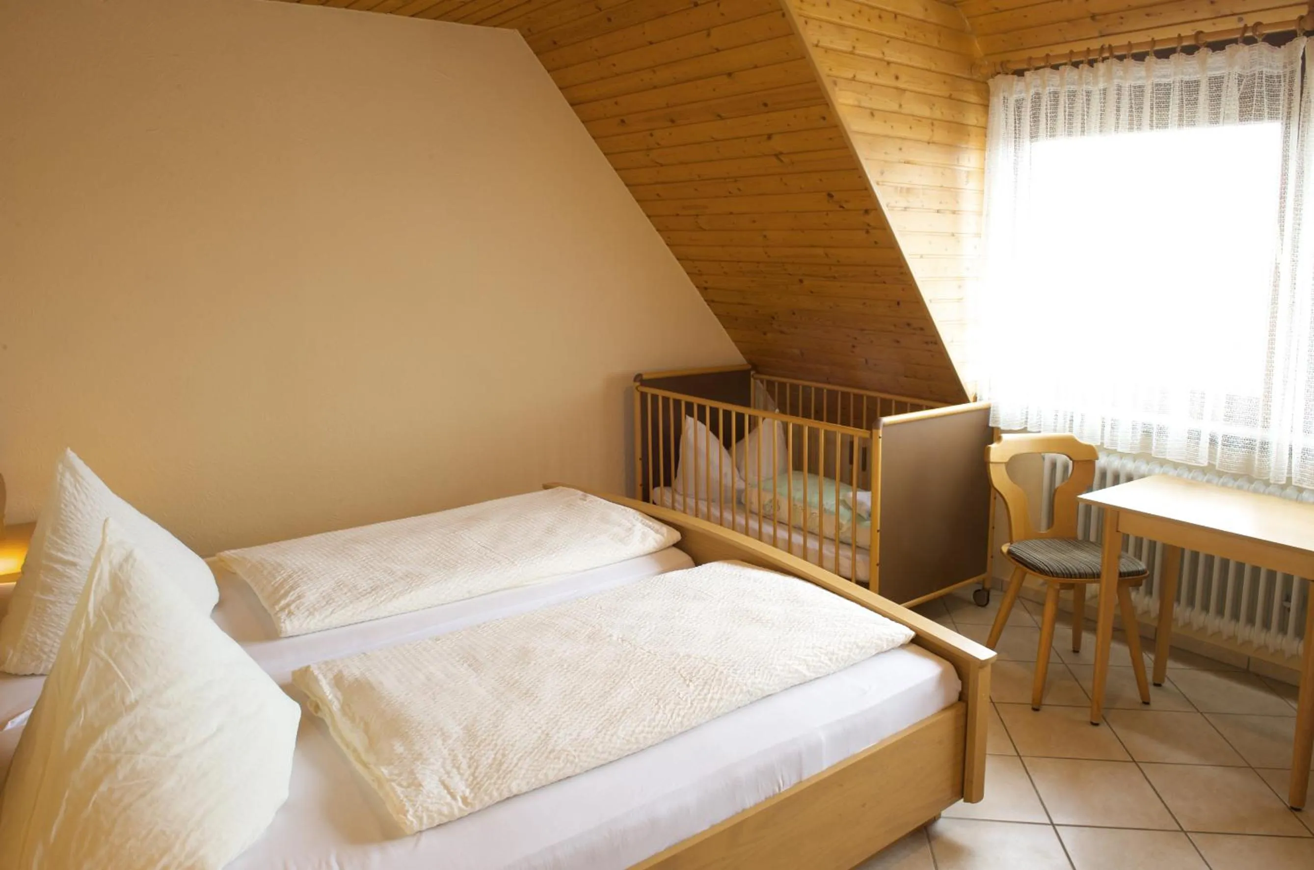 Bed in Gasthof zum Kreuz