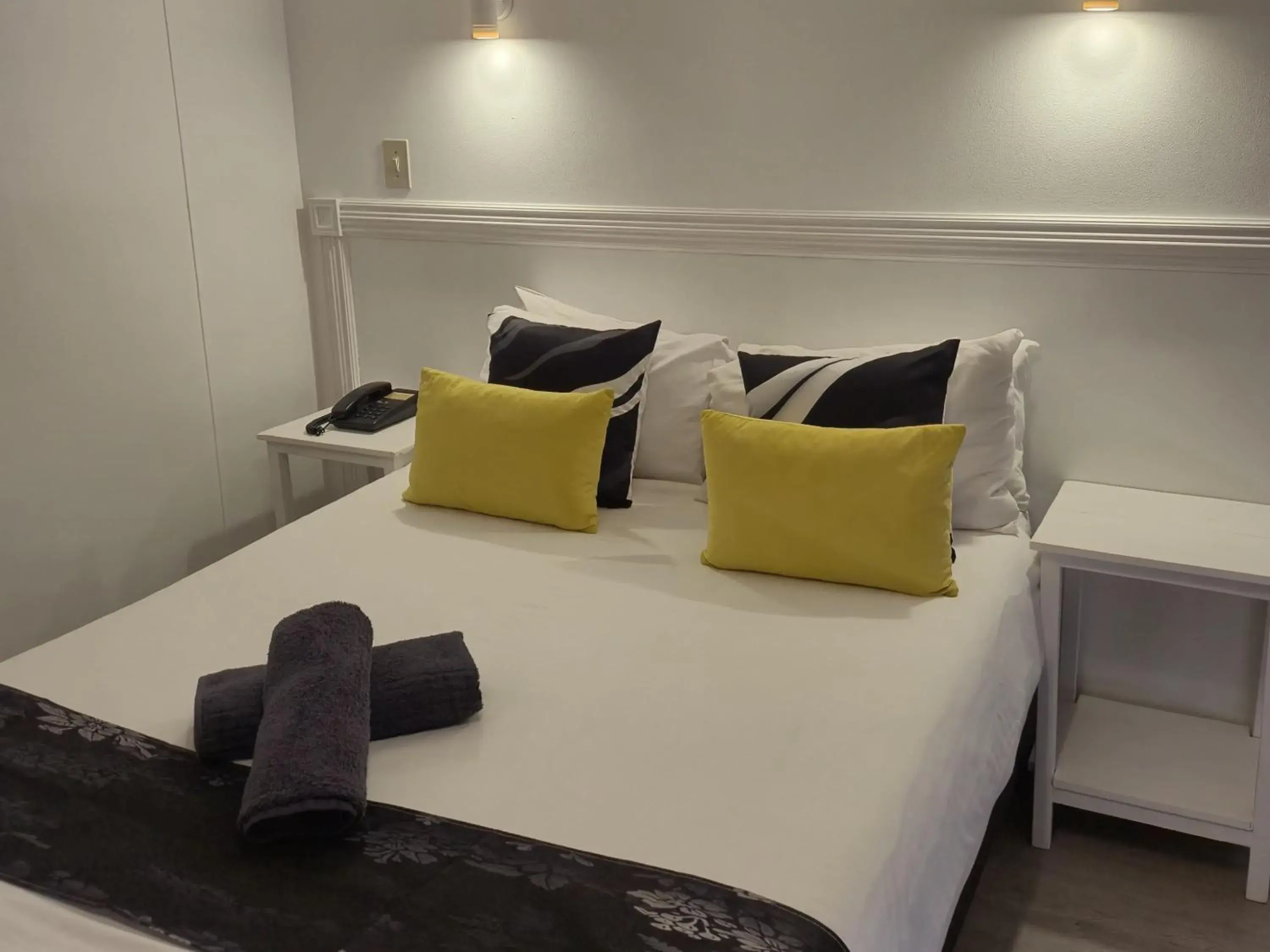 Bedroom, Bed in Hoedjiesbaai Hotel Bedroom, Bed in Hoedjiesbaai Hotel