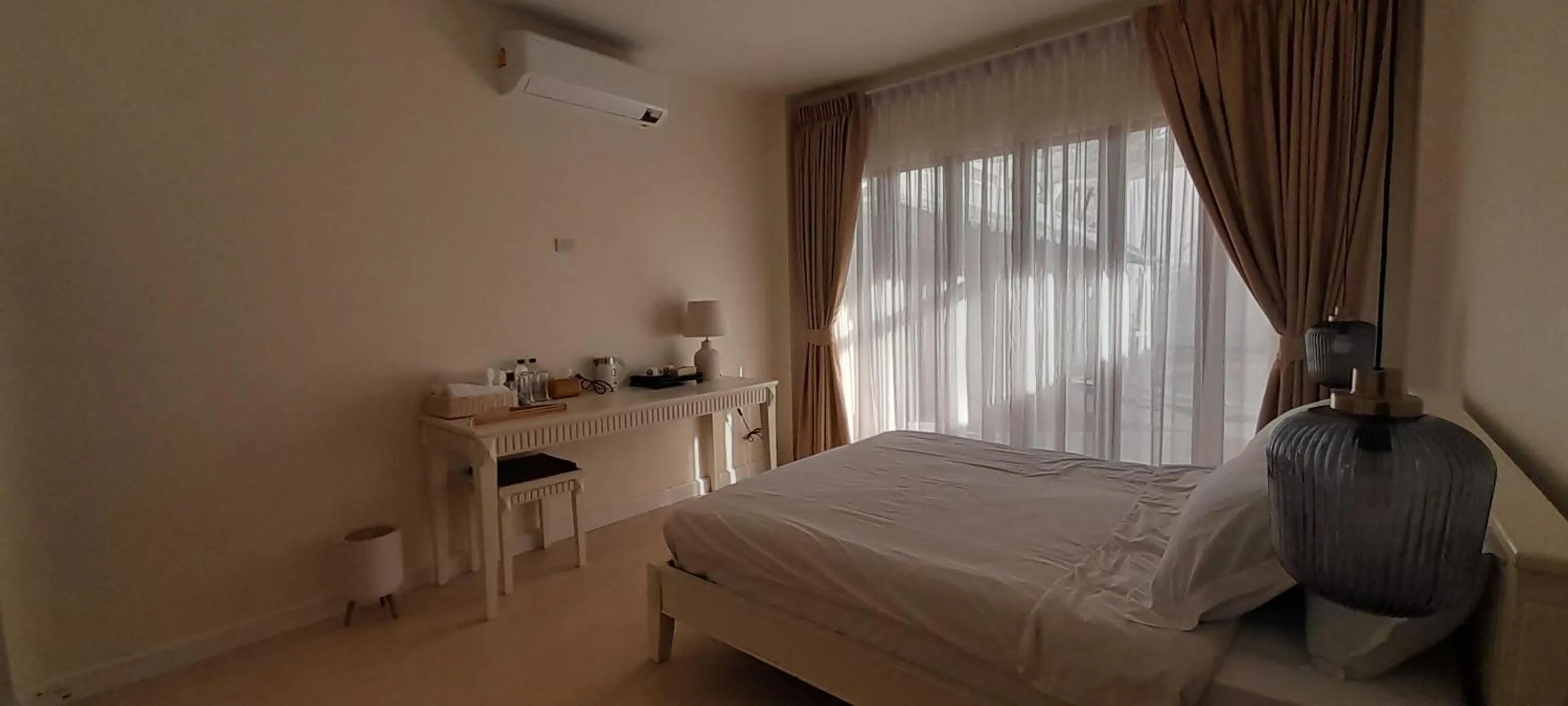 Photo of the whole room, Bed in To The Moon Guesthouse